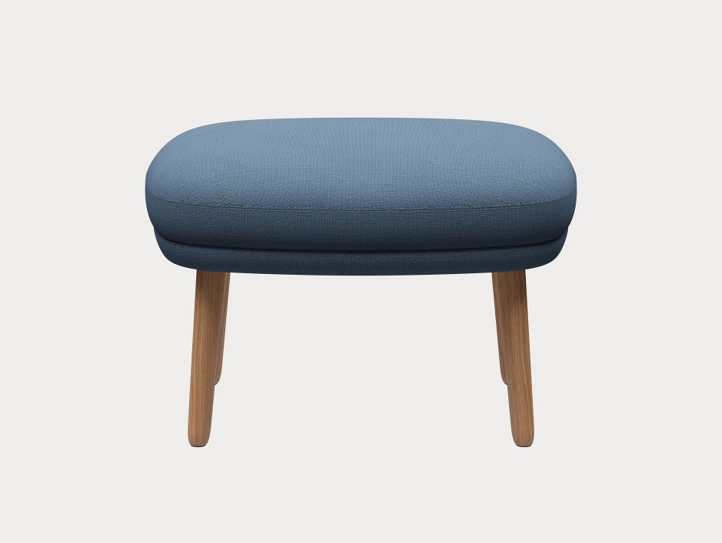 Fri Ottoman by Fritz Hansen - JH15 /
Outside: Christianshavn 1152 / Seat: Christianshavn 1152