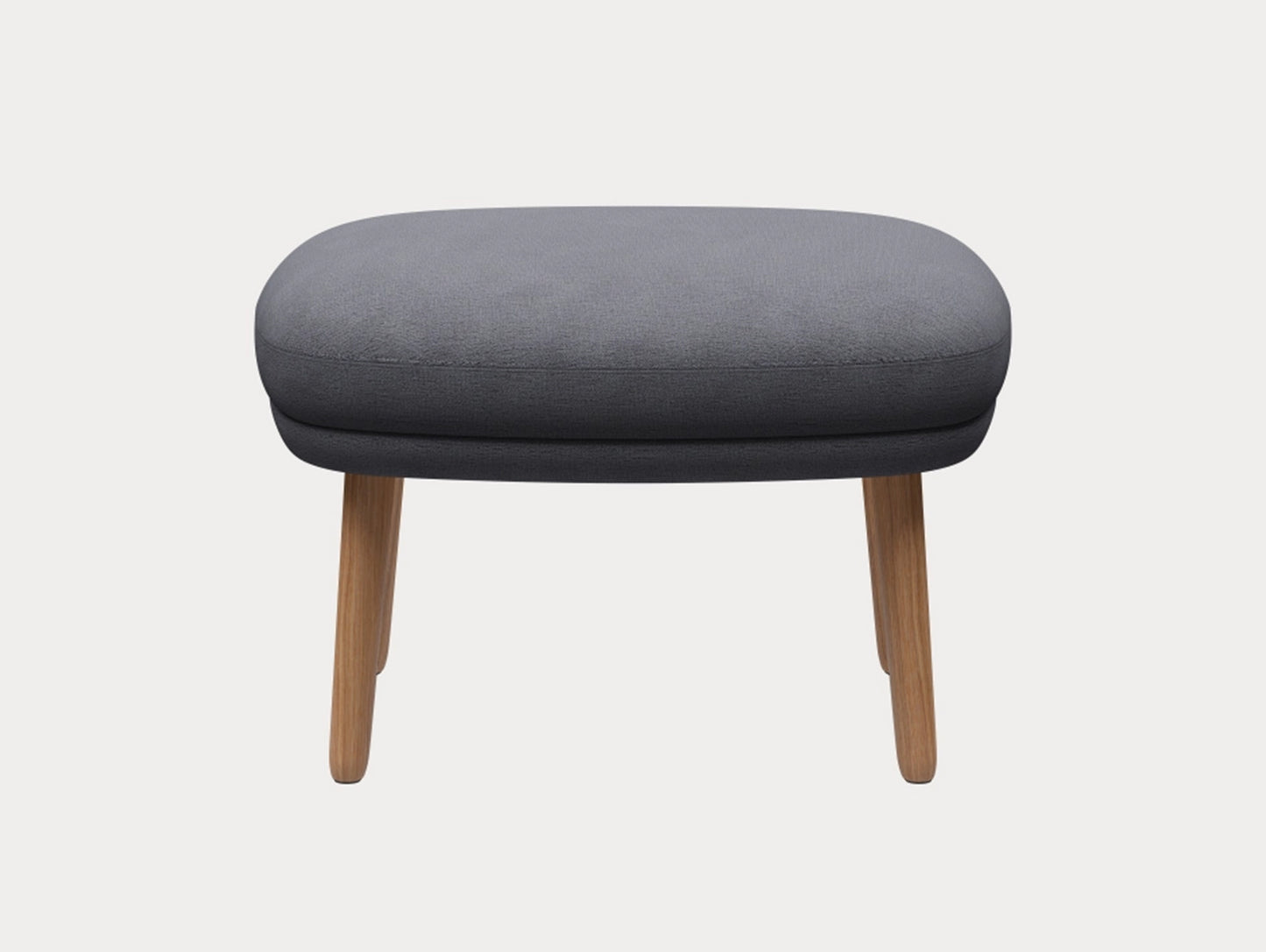 Fri Ottoman by Fritz Hansen - JH15 /
Outside: Christianshavn 1171 / Seat: Christianshavn 1171