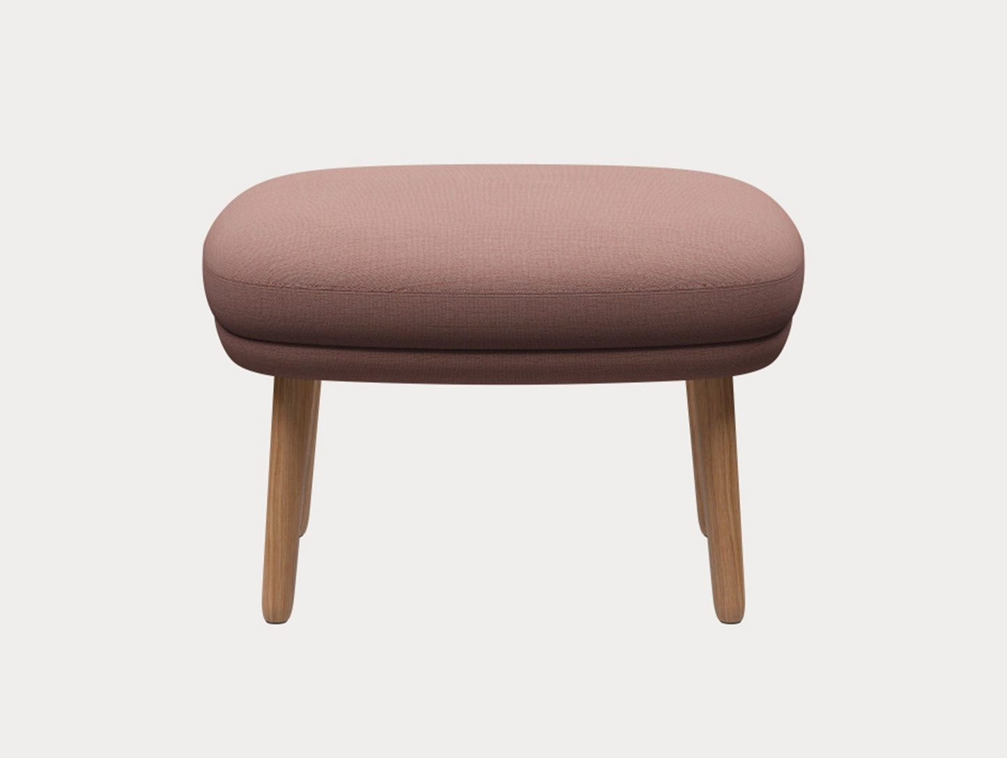 Fri Ottoman by Fritz Hansen - JH15 /
Outside: Christianshavn 1131 / Seat: Christianshavn 1131
