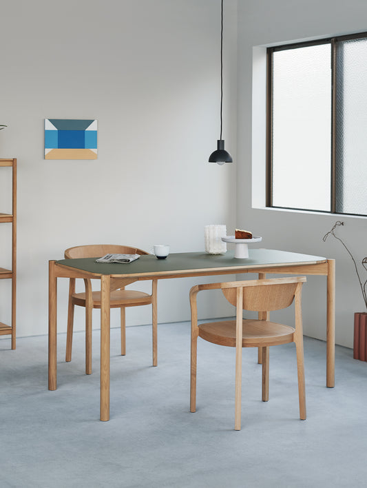 Castor Table by Karimoku New Standard