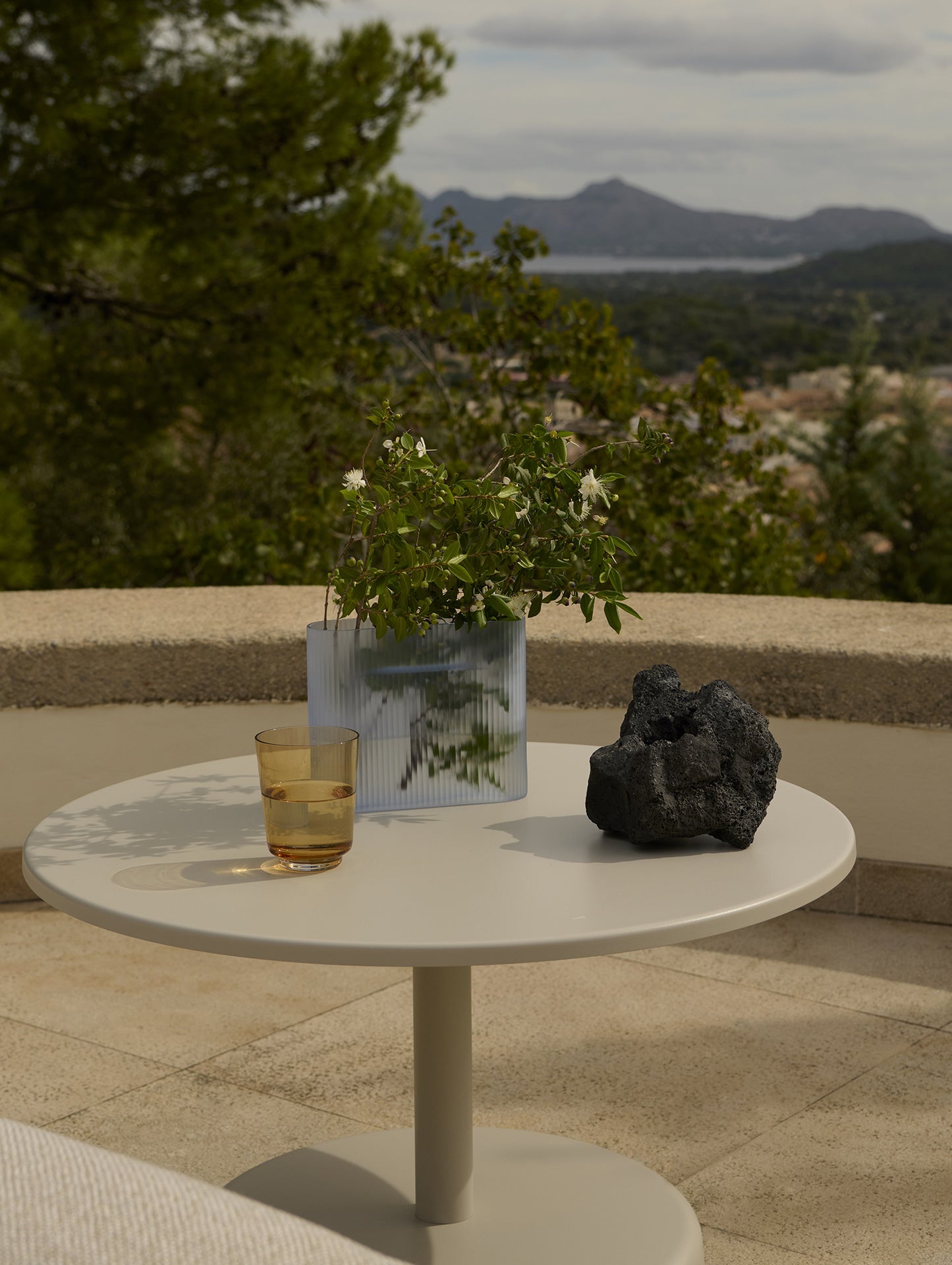 Linear Steel Coffee Table by Muuto - D70 H40 / Grey