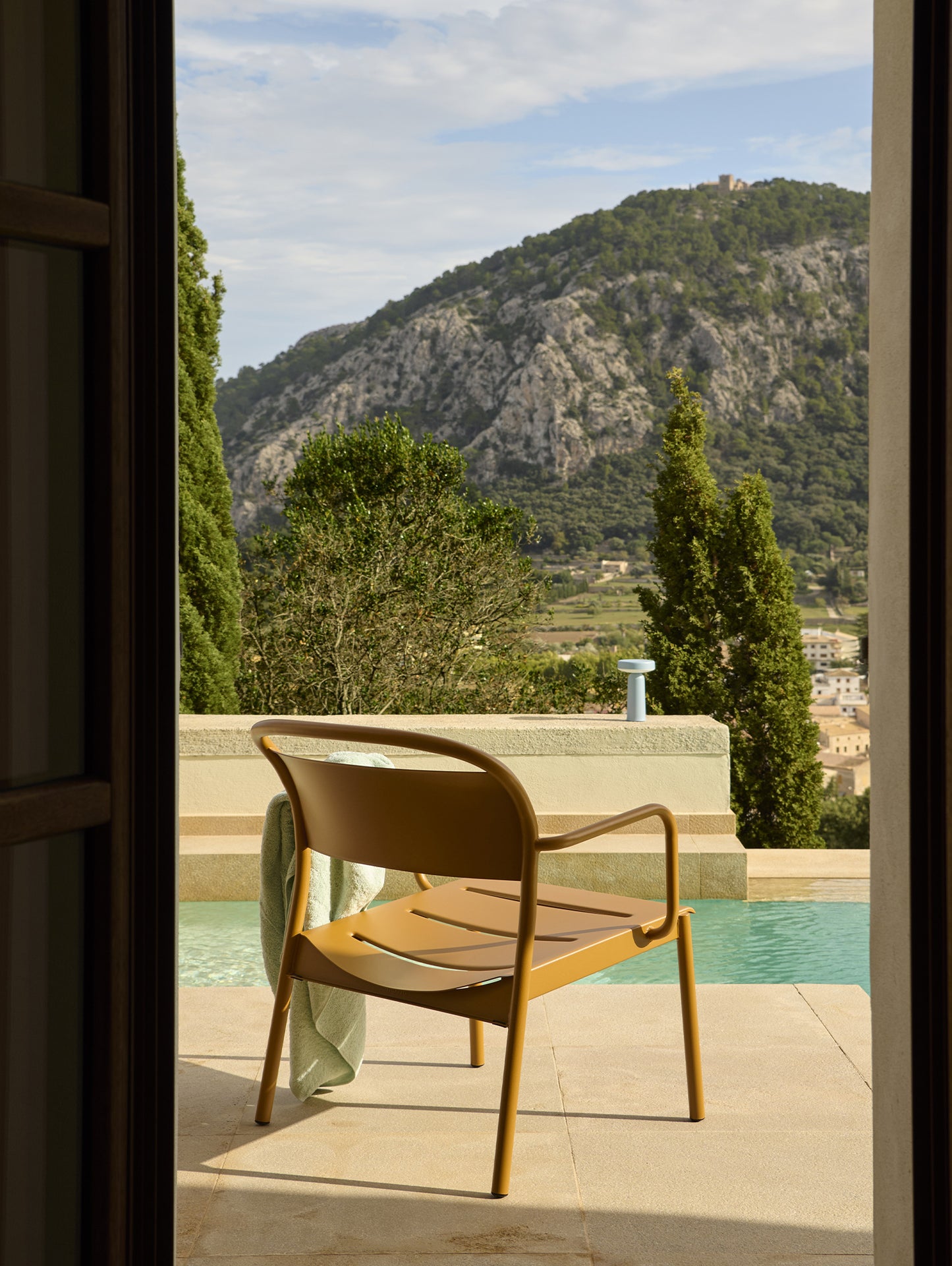 Linear Steel Lounge Armchair by Muuto - Burnt Orange