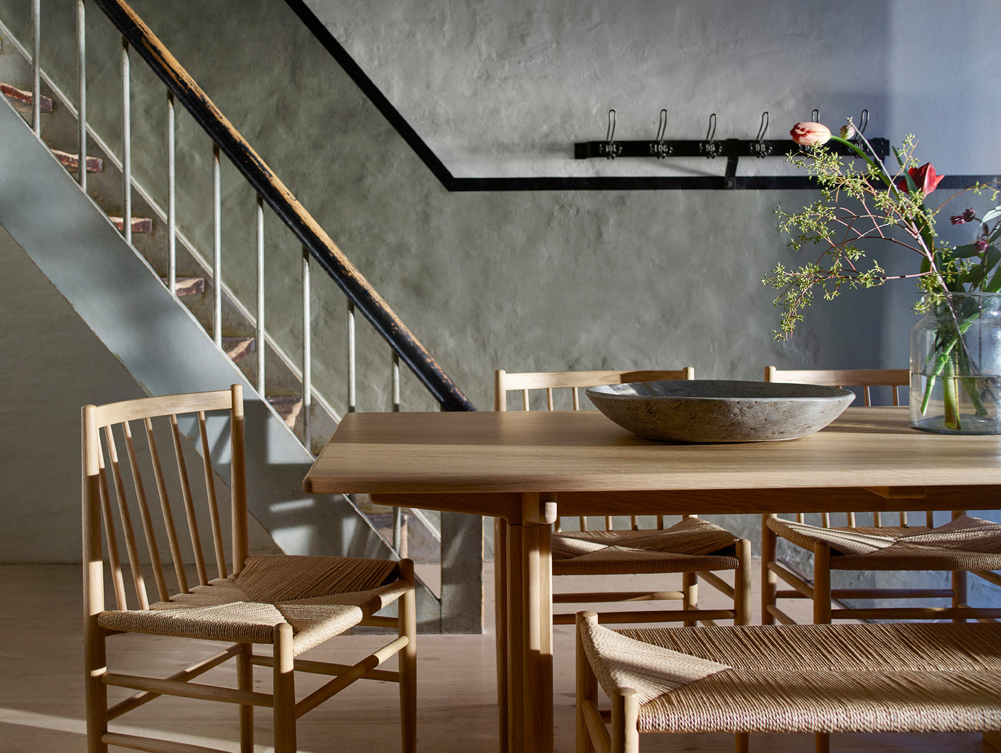 C64 Shaker Extendable Dining Table by FDB Mobler