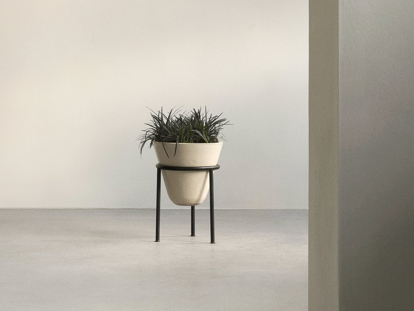 Daiza Planter by Audo Copenhagen - H35 / D25