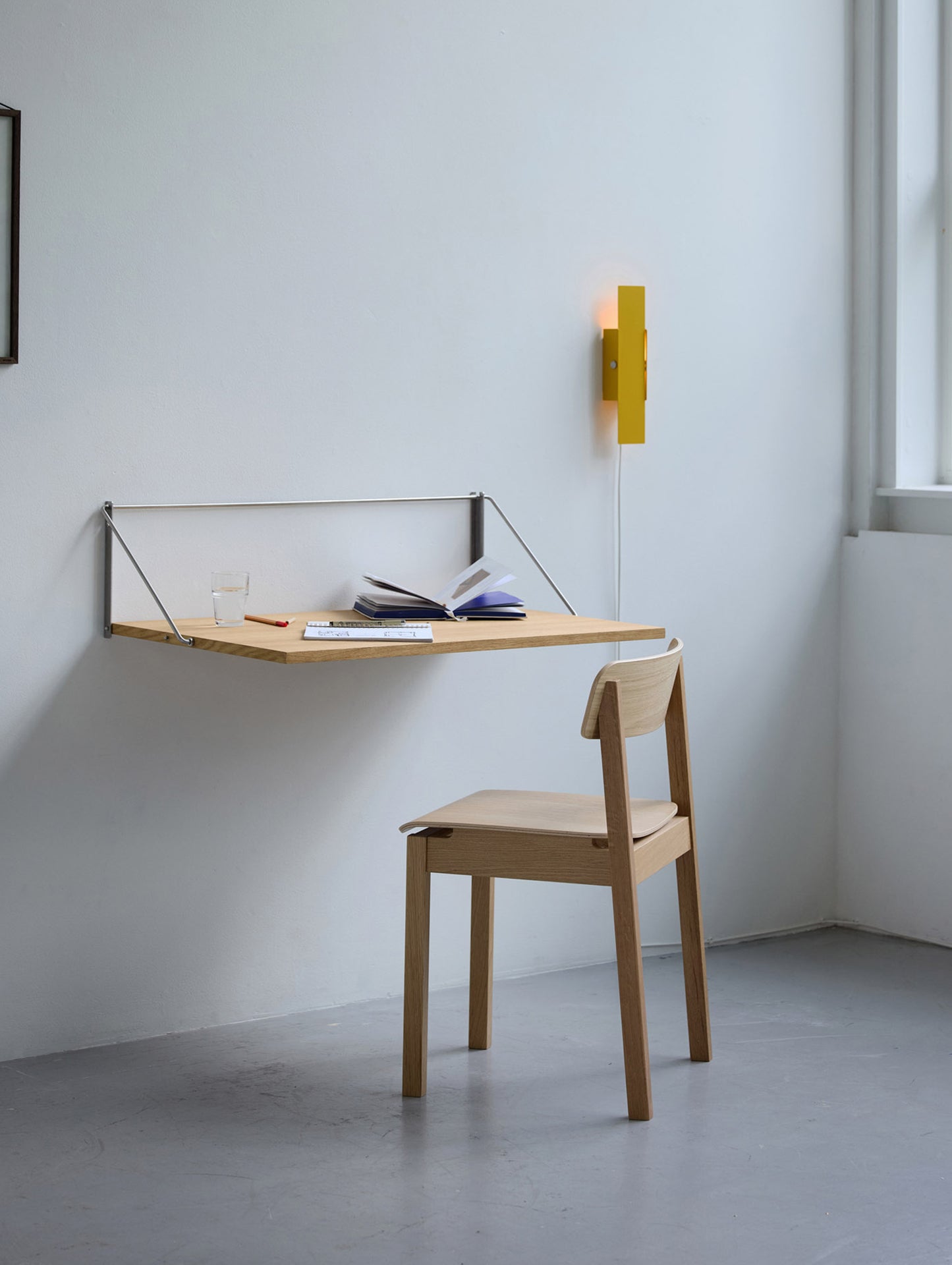 Everyday Chair by Moebe - Lacquered Oak