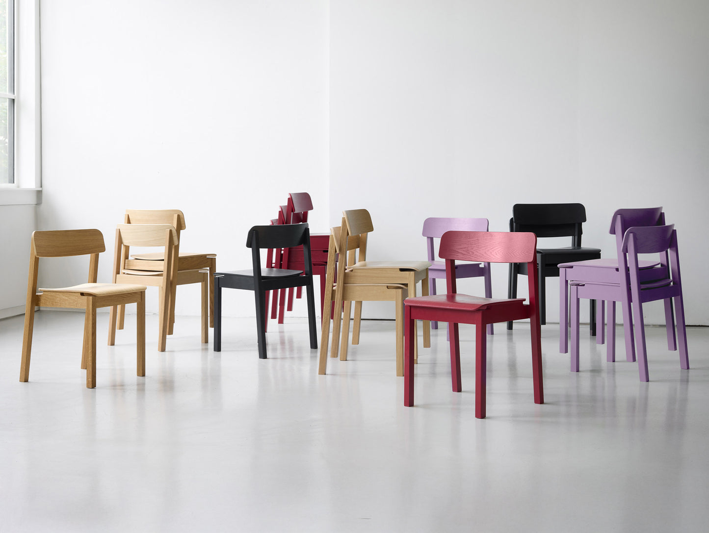 Everyday Chair by Moebe