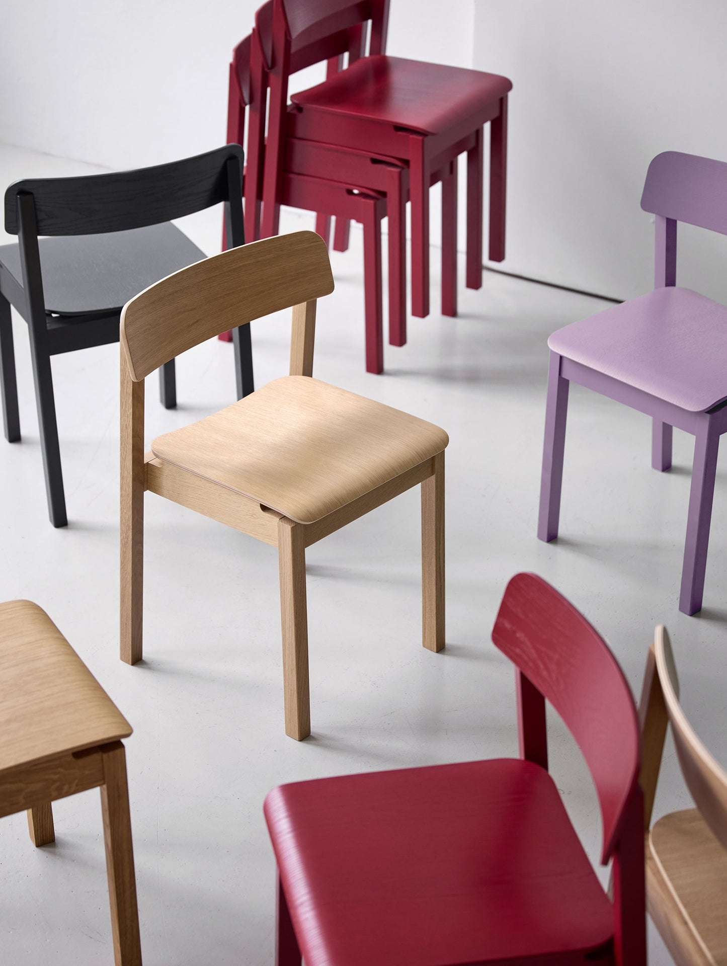 Everyday Chair by Moebe
