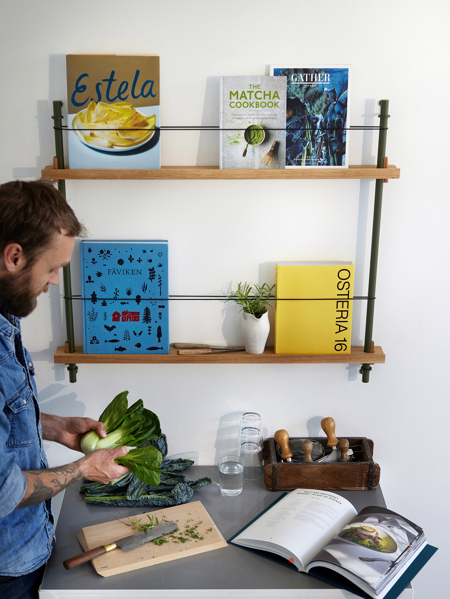 Magazine Shelving Sets (65 cm) by Moebe - Pine Green Uprights / Oak
