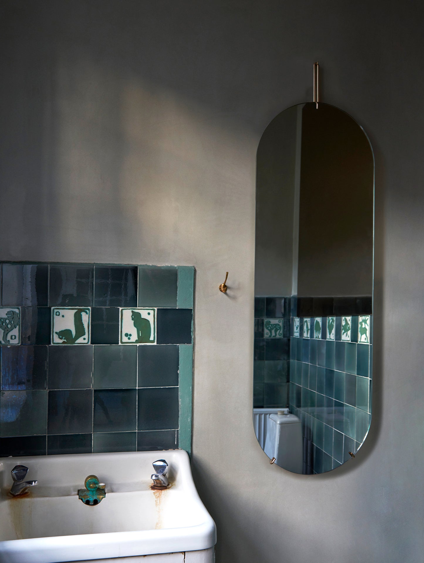 Moebe Tall Wall Mirror - Brass