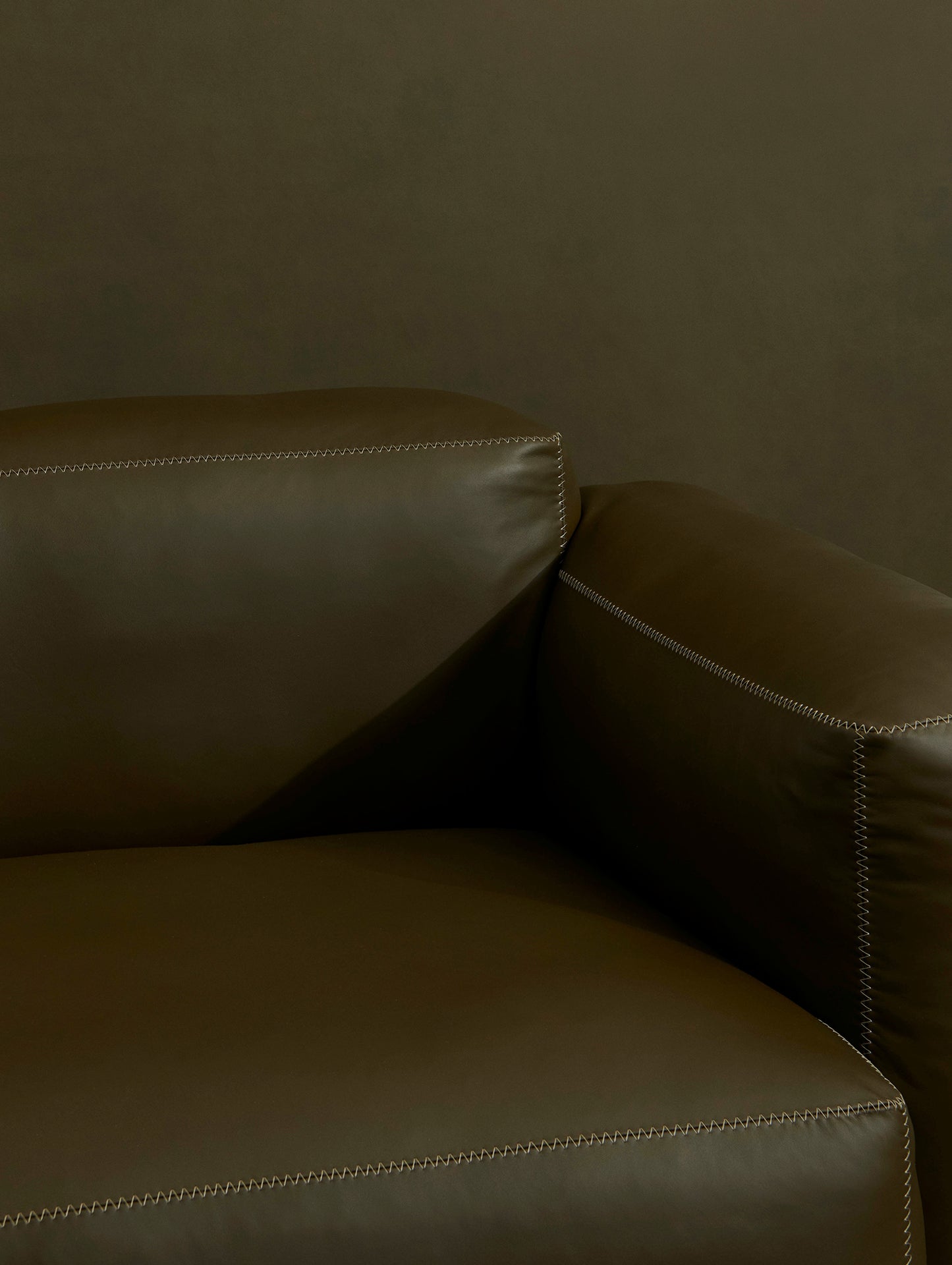 Mags Soft 2.5 Seater Sofa (Low Armrest) by HAY - Combination 1 / Sense Forest / Beige Stitching