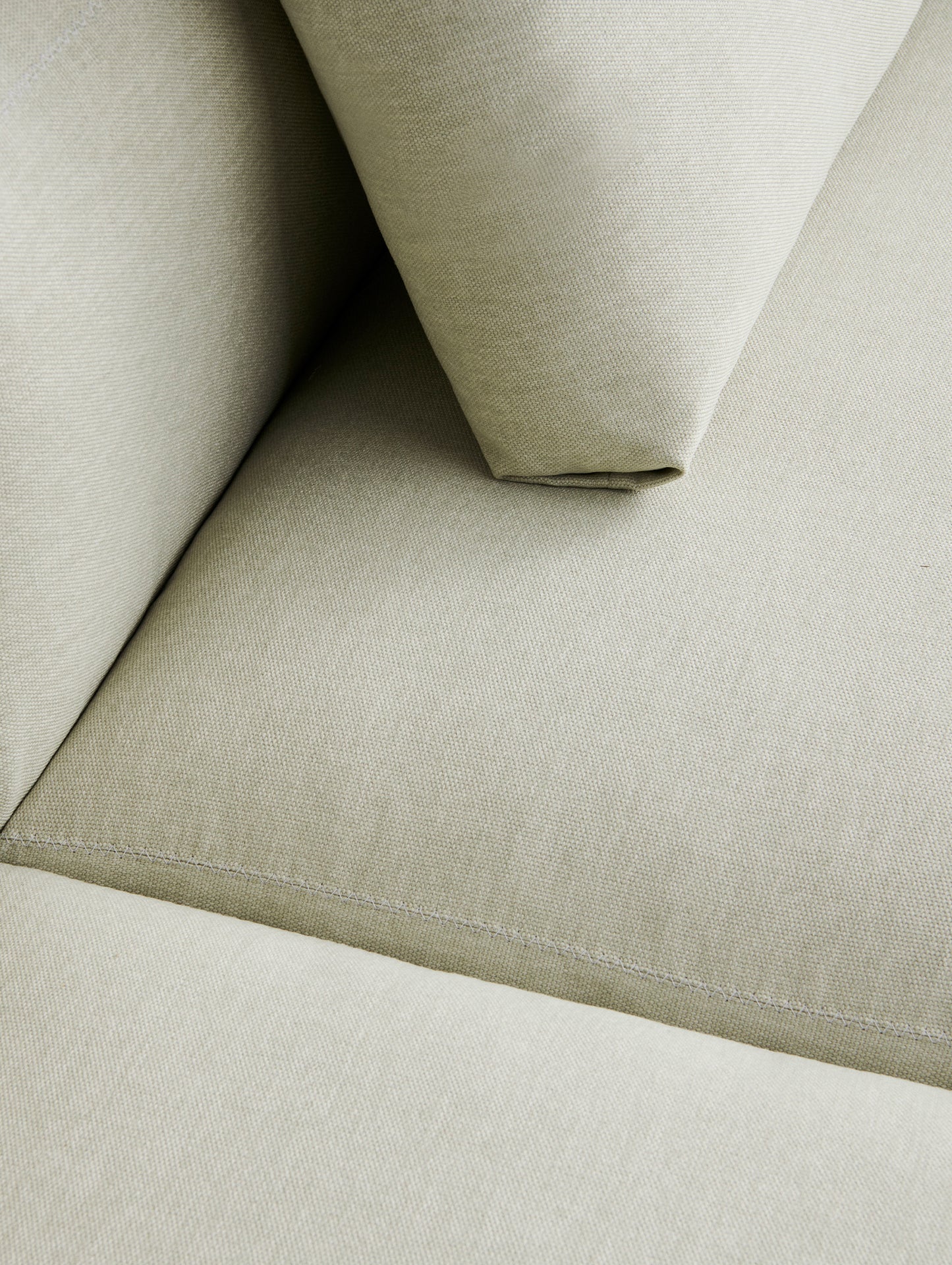 Mags Soft 2.5 Seater Sofa (Low Armrest) by HAY - Combination 1 / Metaphor 028