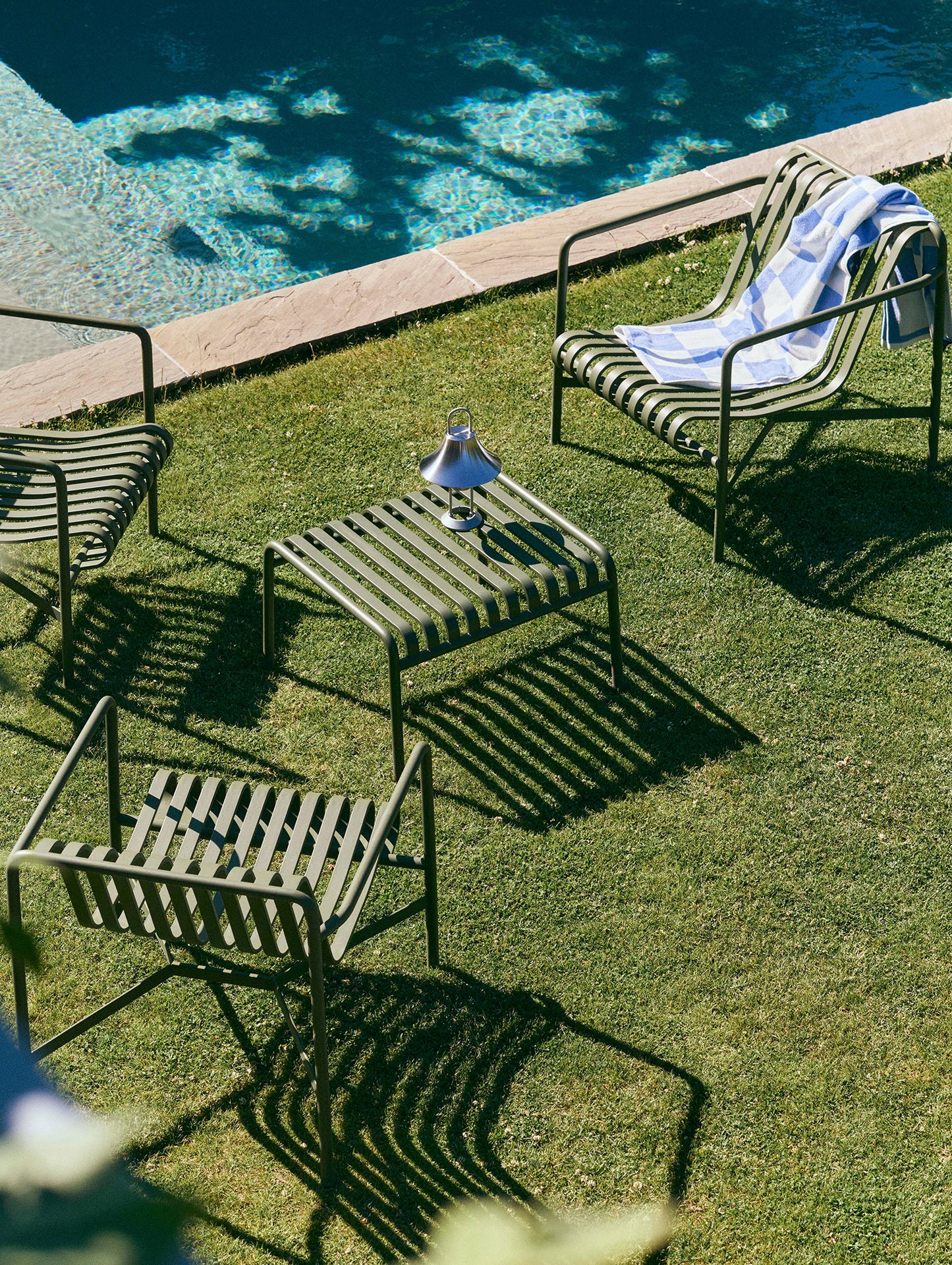 Palissade Lounge Chair Low and Ottoman in Olive