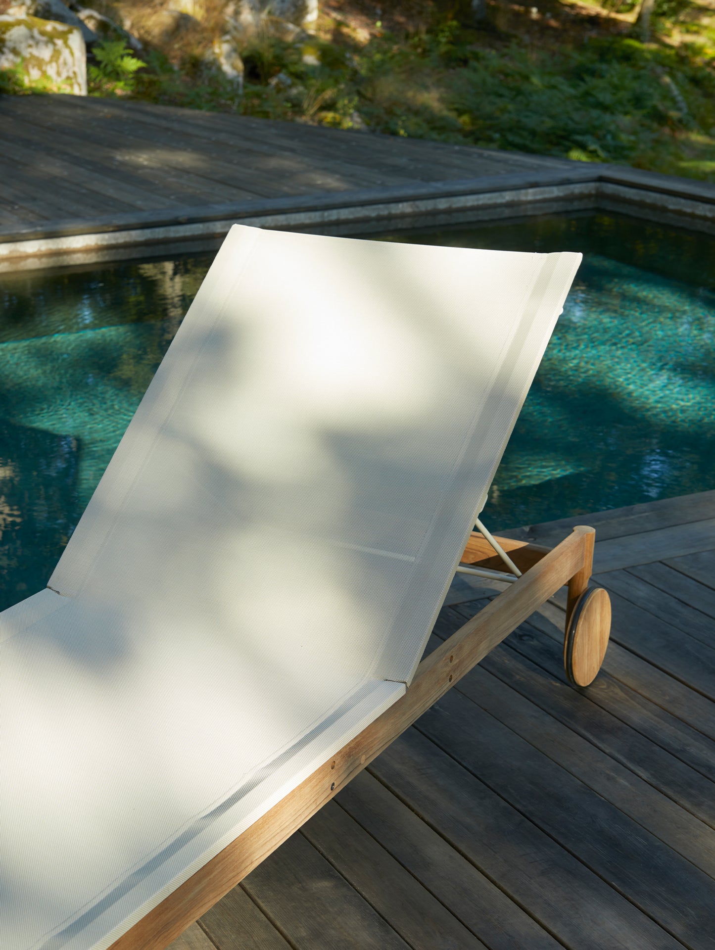 Pelagus Sunbed by Skagerak