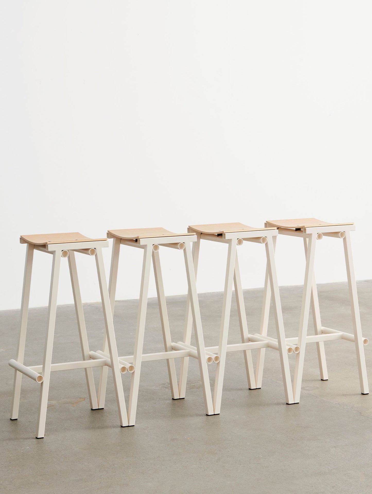 Taburete 8 Bar Stool by HAY - High / Lacquered Oak Seat / Eggshell Base