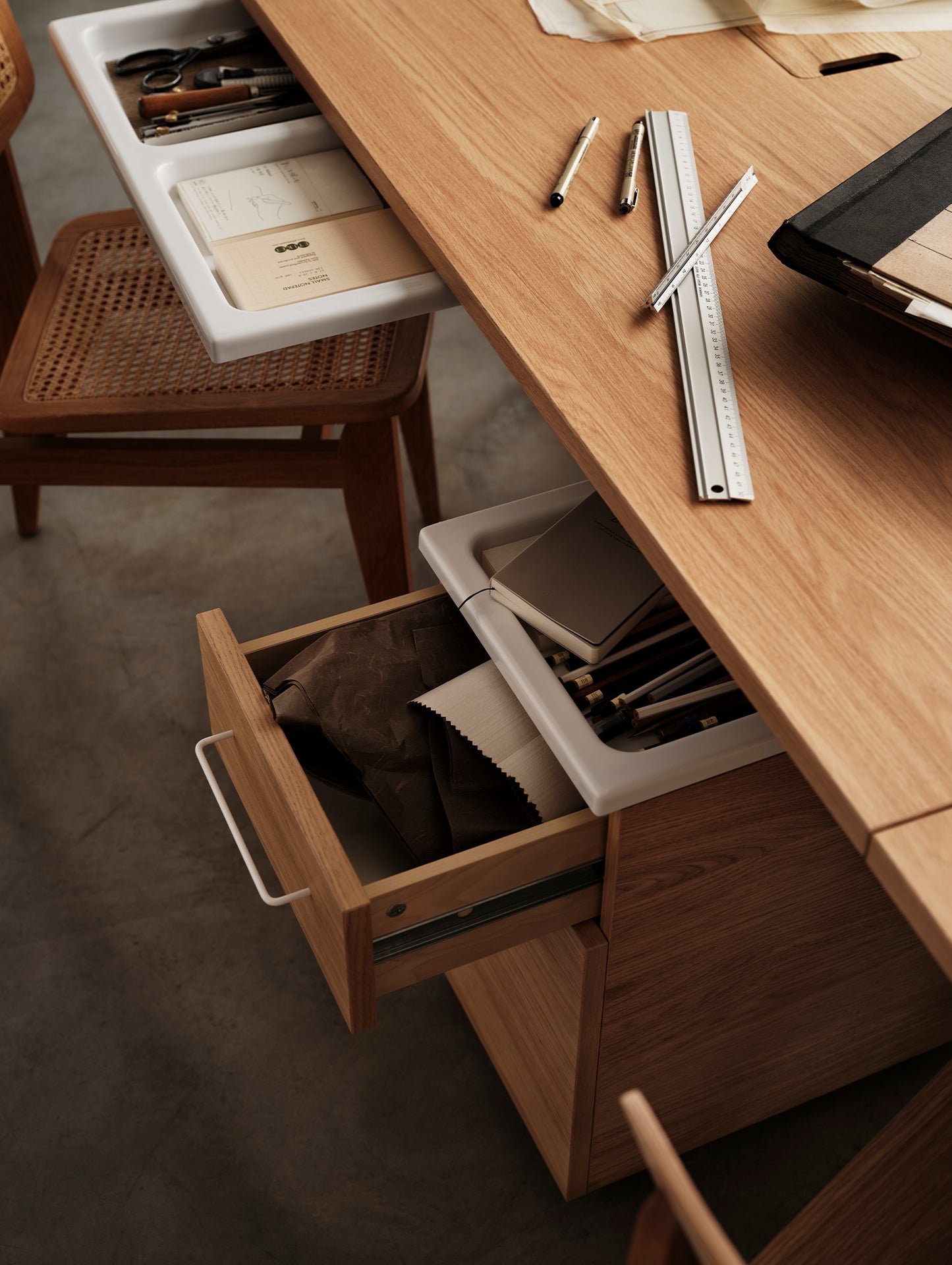 String Work Desk
