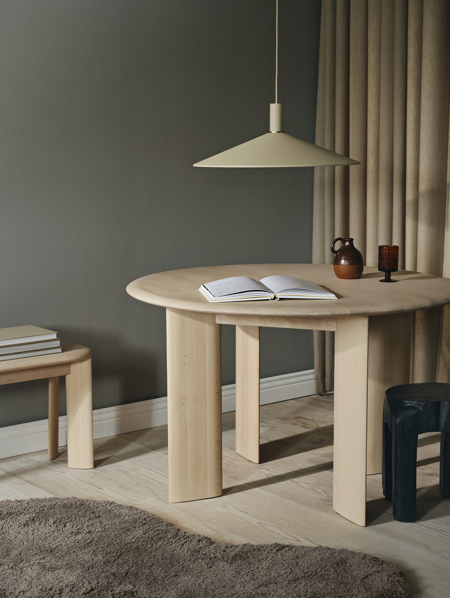 Bevel Round Table by Ferm Living - White Oiled Beech