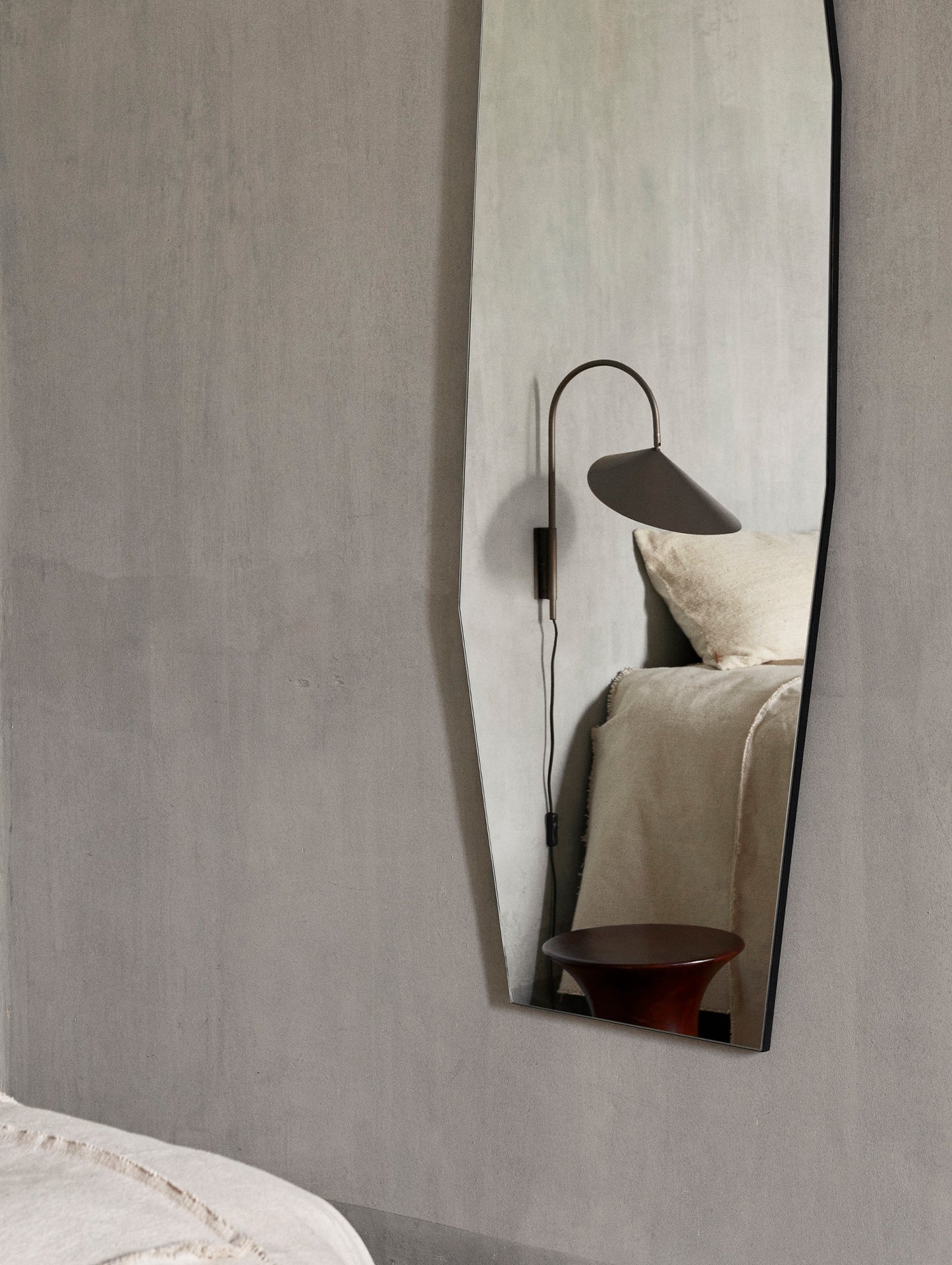 Arum Swivel Wall Lamp