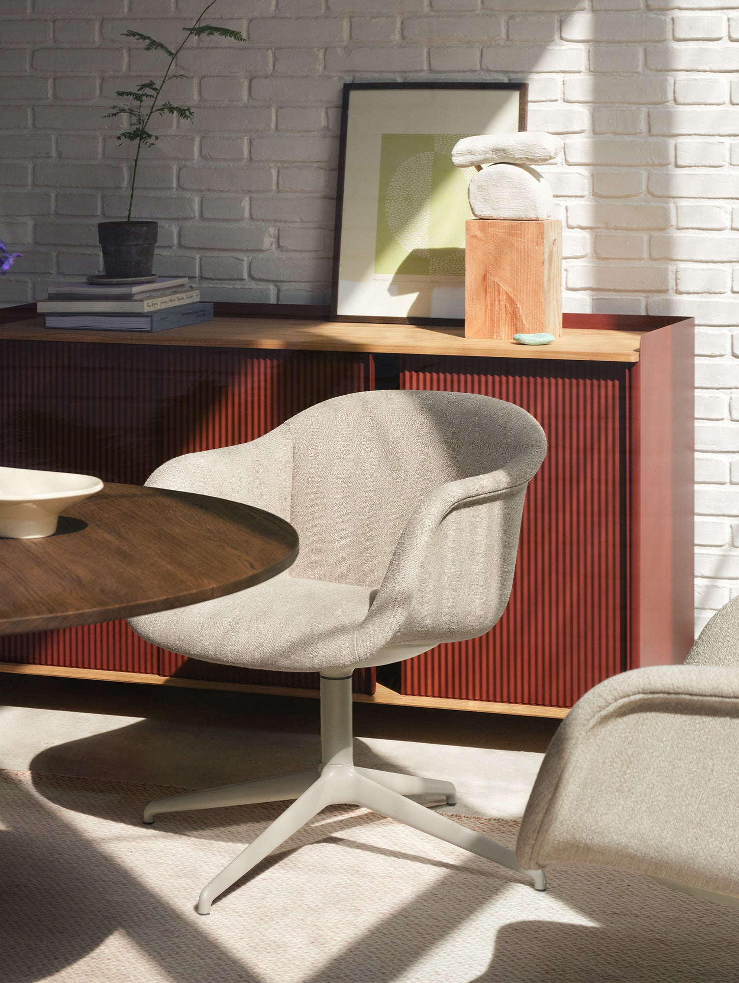 Fiber Soft Armchair with Swivel Base by Muuto – Really Well Made