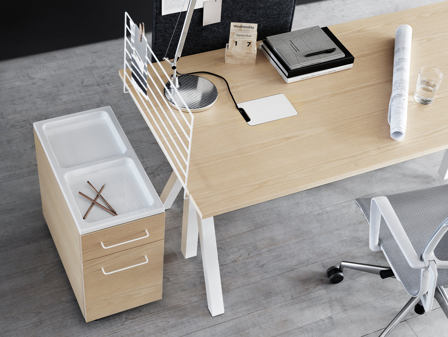 Height Adjustable Work Desk by String