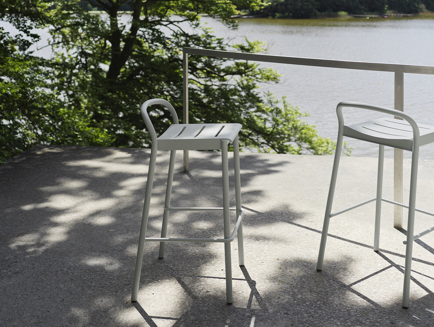 Linear Steel Bar Stool by Muuto - Grey