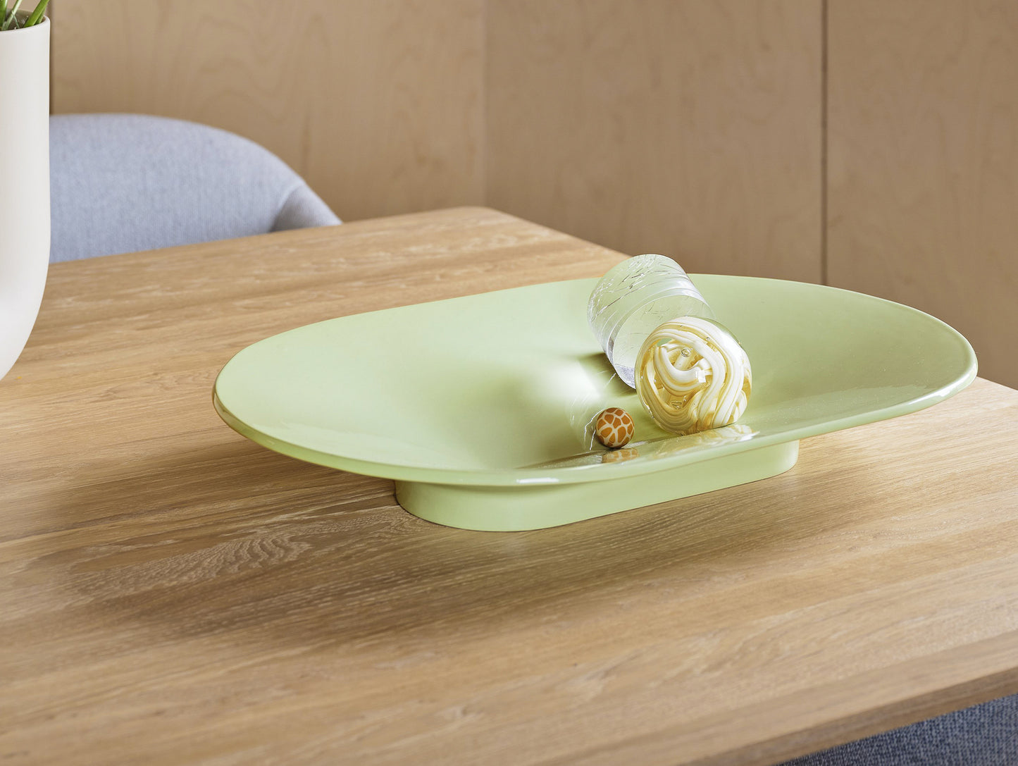 Mere Bowl by Muuto - 52 x 36 cm / Light Green Mere
