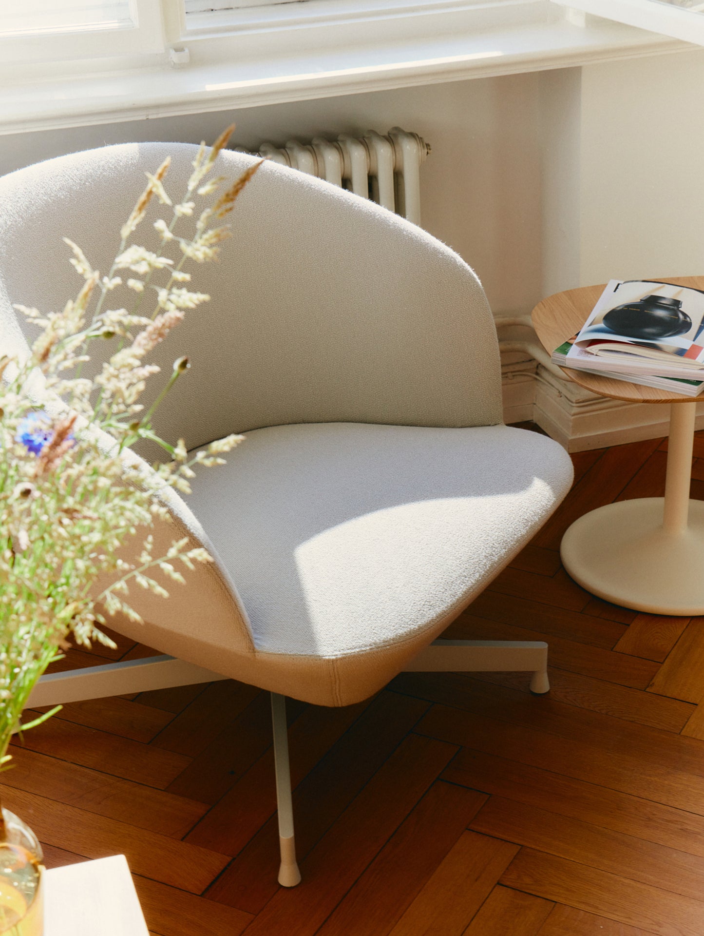 Oslo Lounge Chair - Swivel Base by Muuto