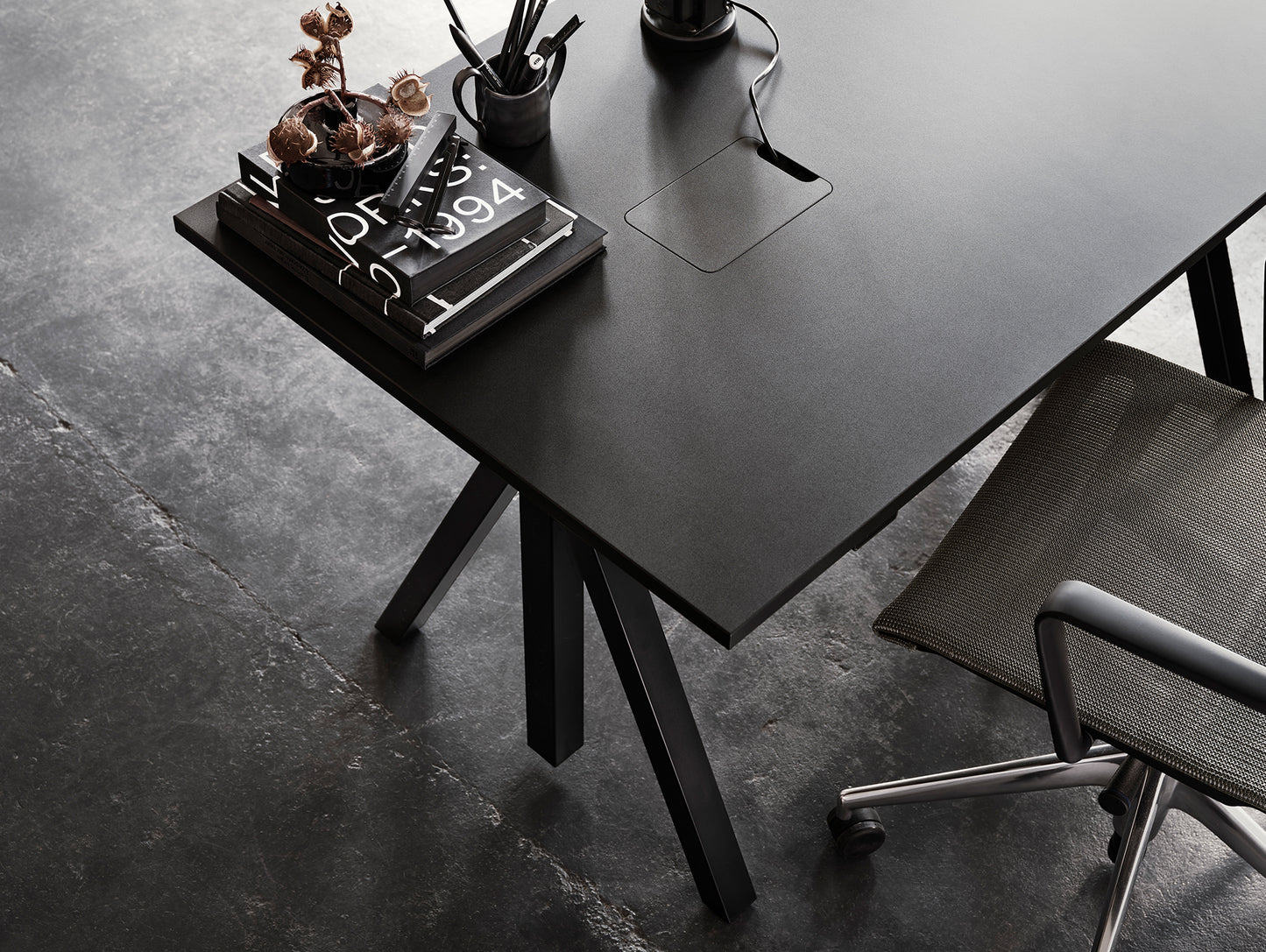 Height Adjustable Work Desk by String