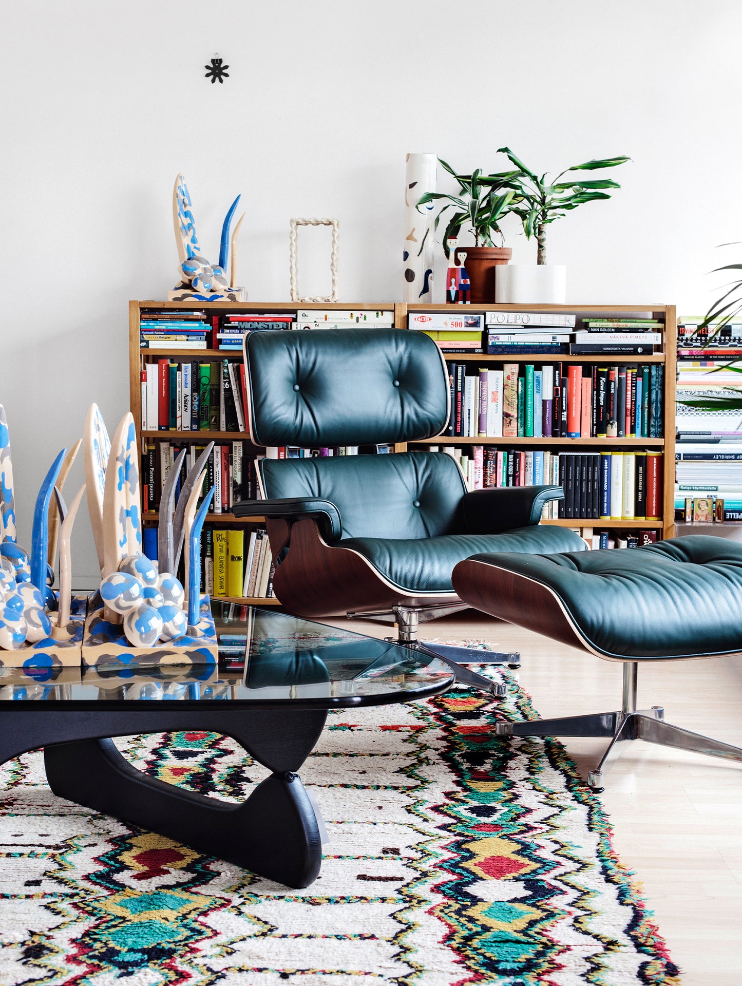 Noguchi Coffee Table by Vitra - Black Ash