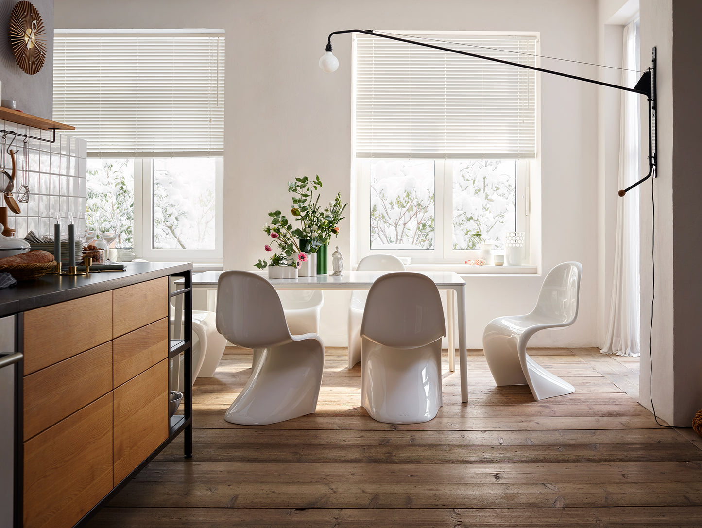 Plate Dining Table