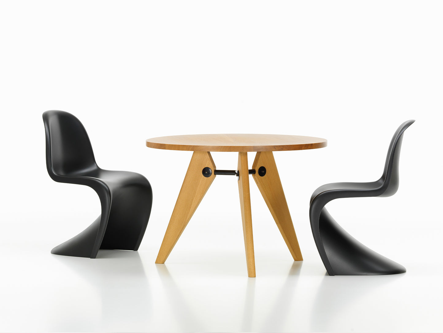 Guéridon Table by Vitra - Oiled Oak