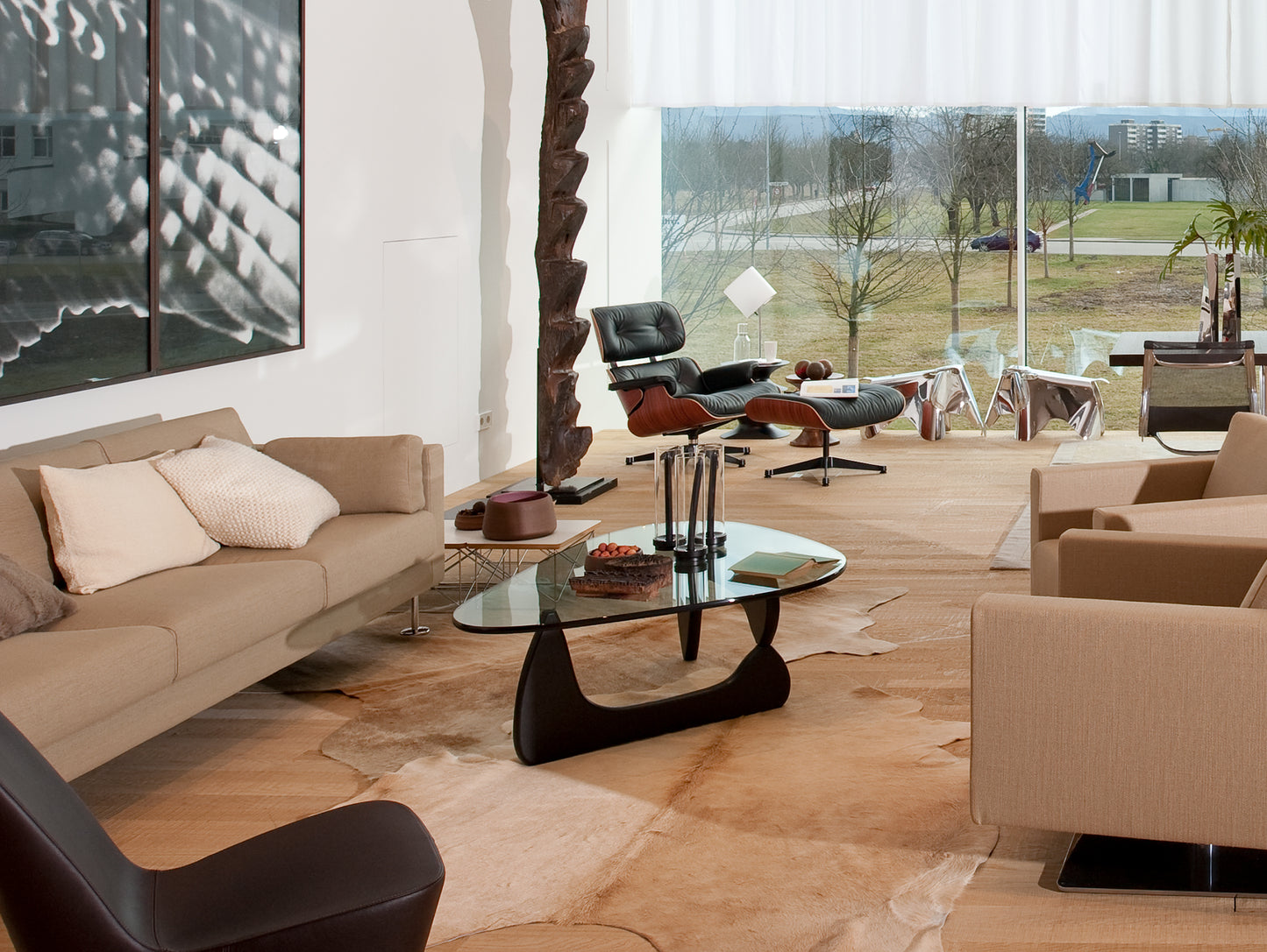 Noguchi Coffee Table by Vitra - Black Ash