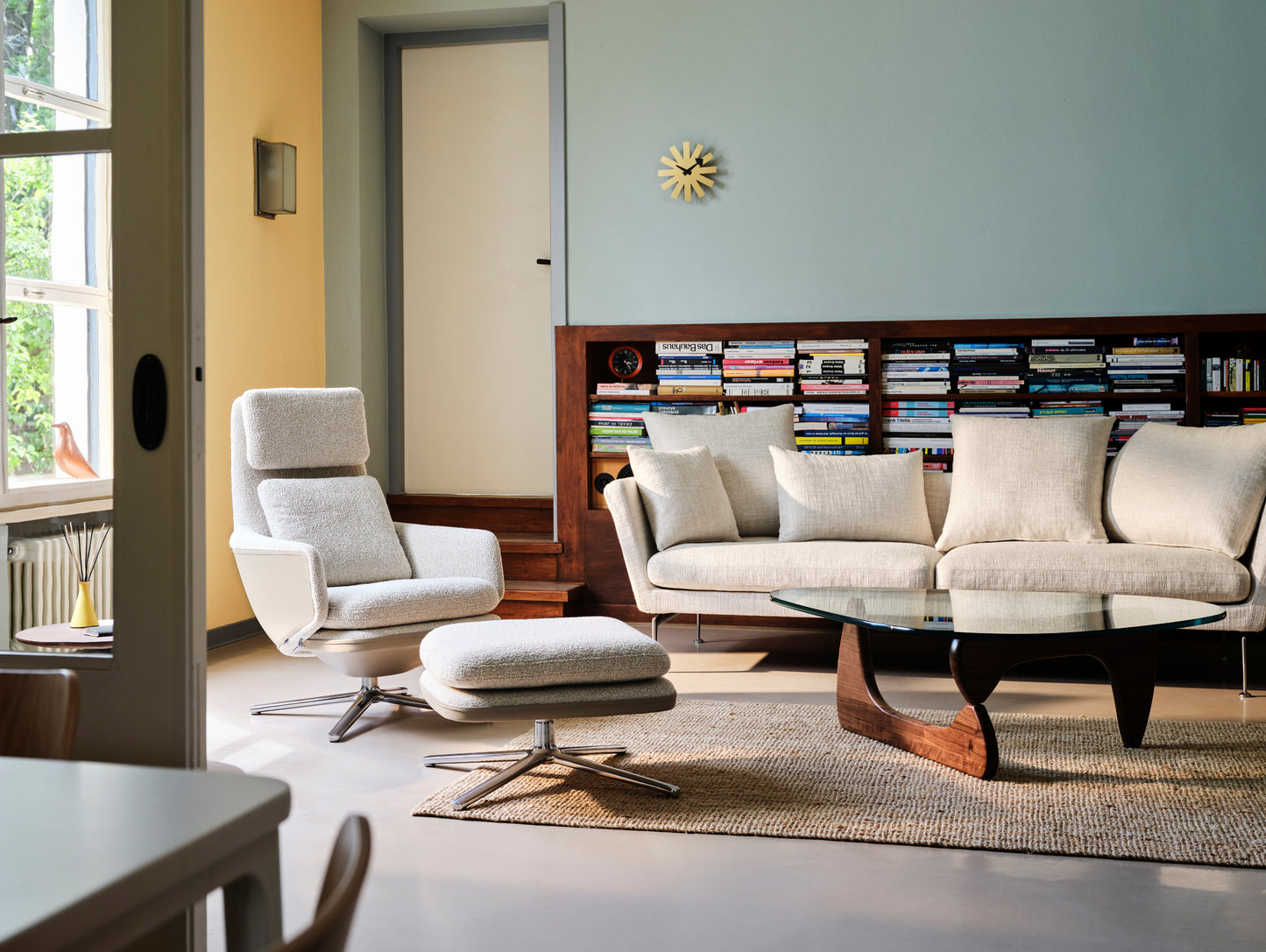 Noguchi Coffee Table by Vitra - Walnut