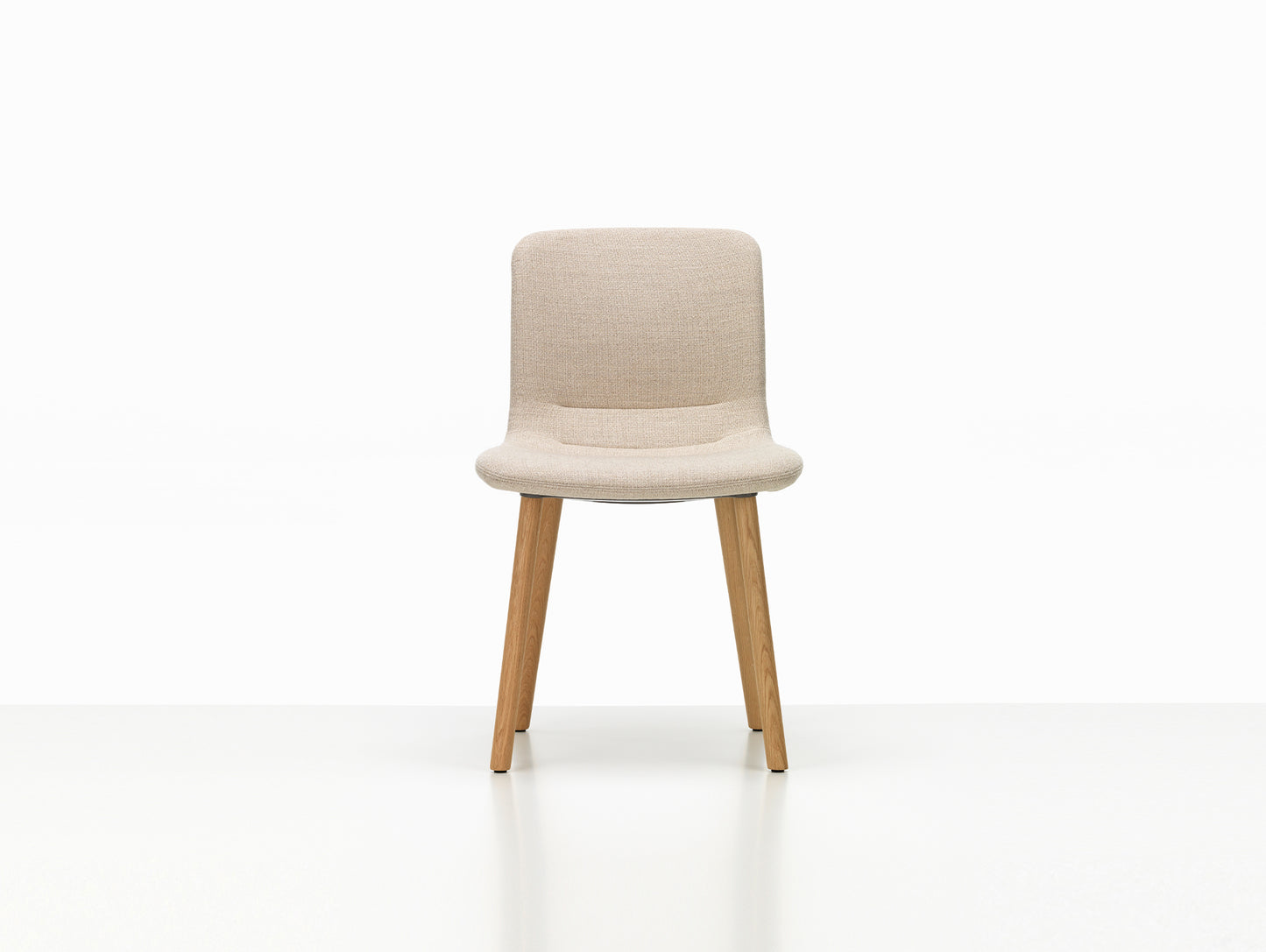 HAL Soft Wood Chair by Vitra - Natural Oak Base - Plano 03 Parchment / Cream White (F30)