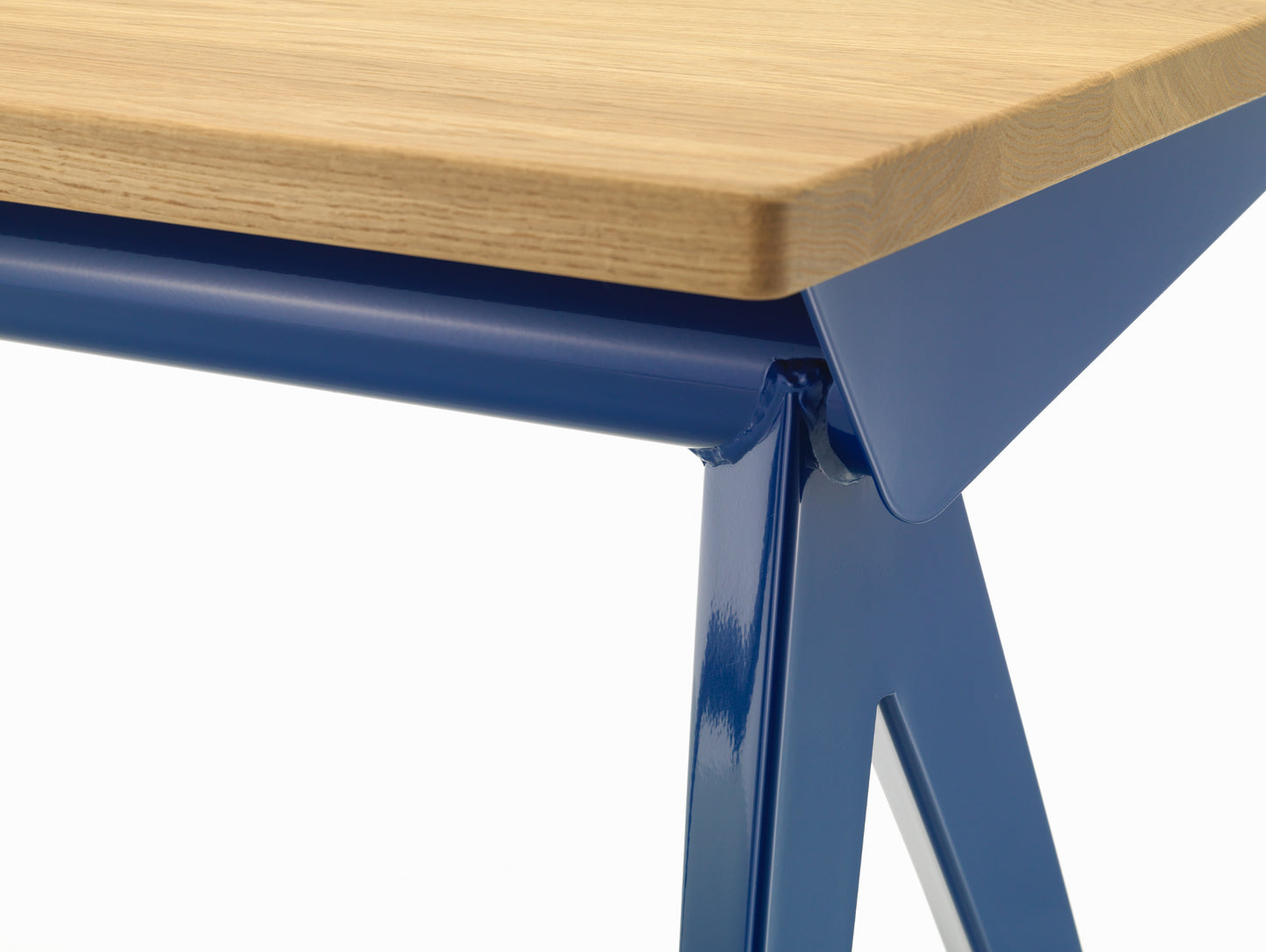 Compas Direction by Vitra - 125 x 70 cm / Oiled Oak Tabletop / Bleu Marcoule