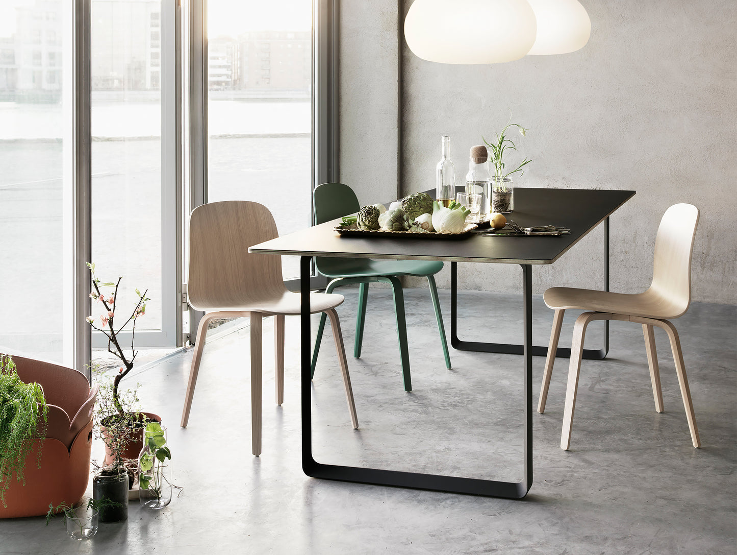 70/70 Table by Muuto - Black / Black