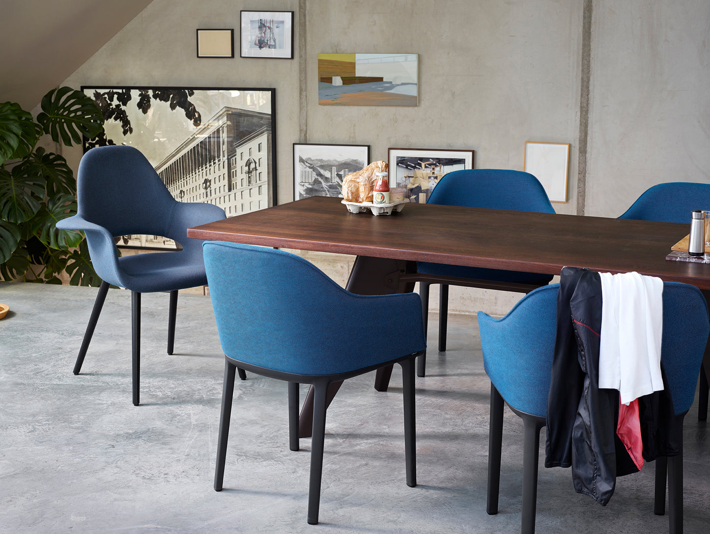 EM Table (Solid Oak Tabletop) by Vitra - Length 220 cm / American Walnut Tabletop / Deep Black Base