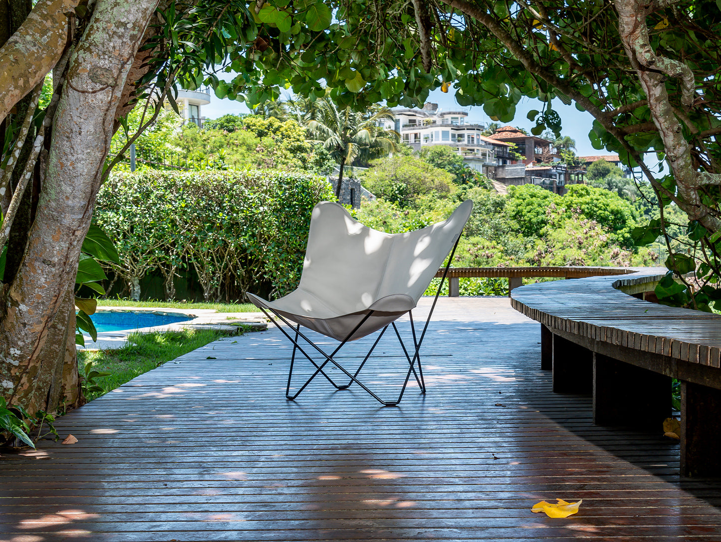 Sunshine Mariposa Butterfly Chair by Cuero - Zinc Coated Black Steel Frame / Natural Cover