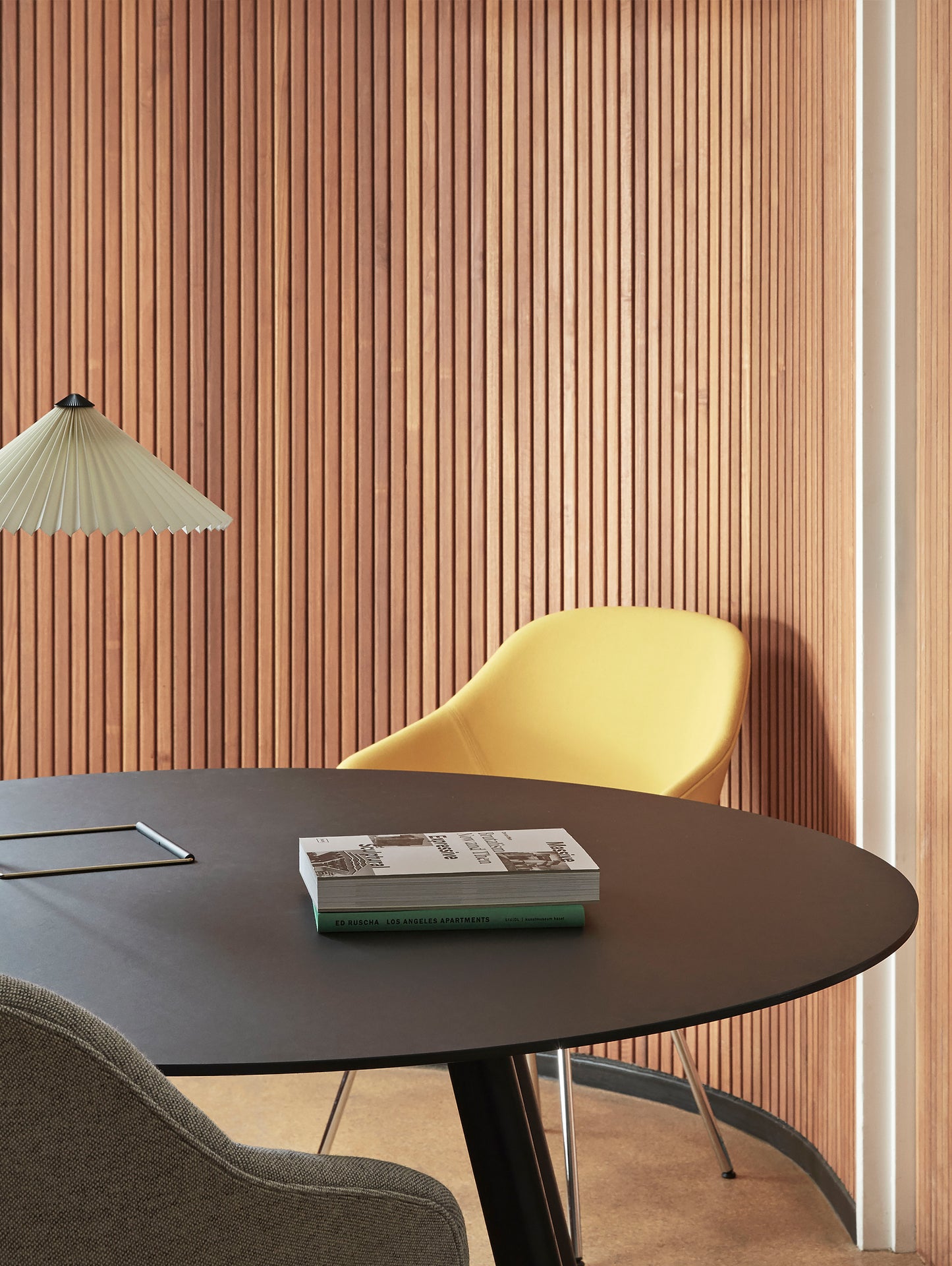 Copenhague Round Dining Table CPH25 by HAY