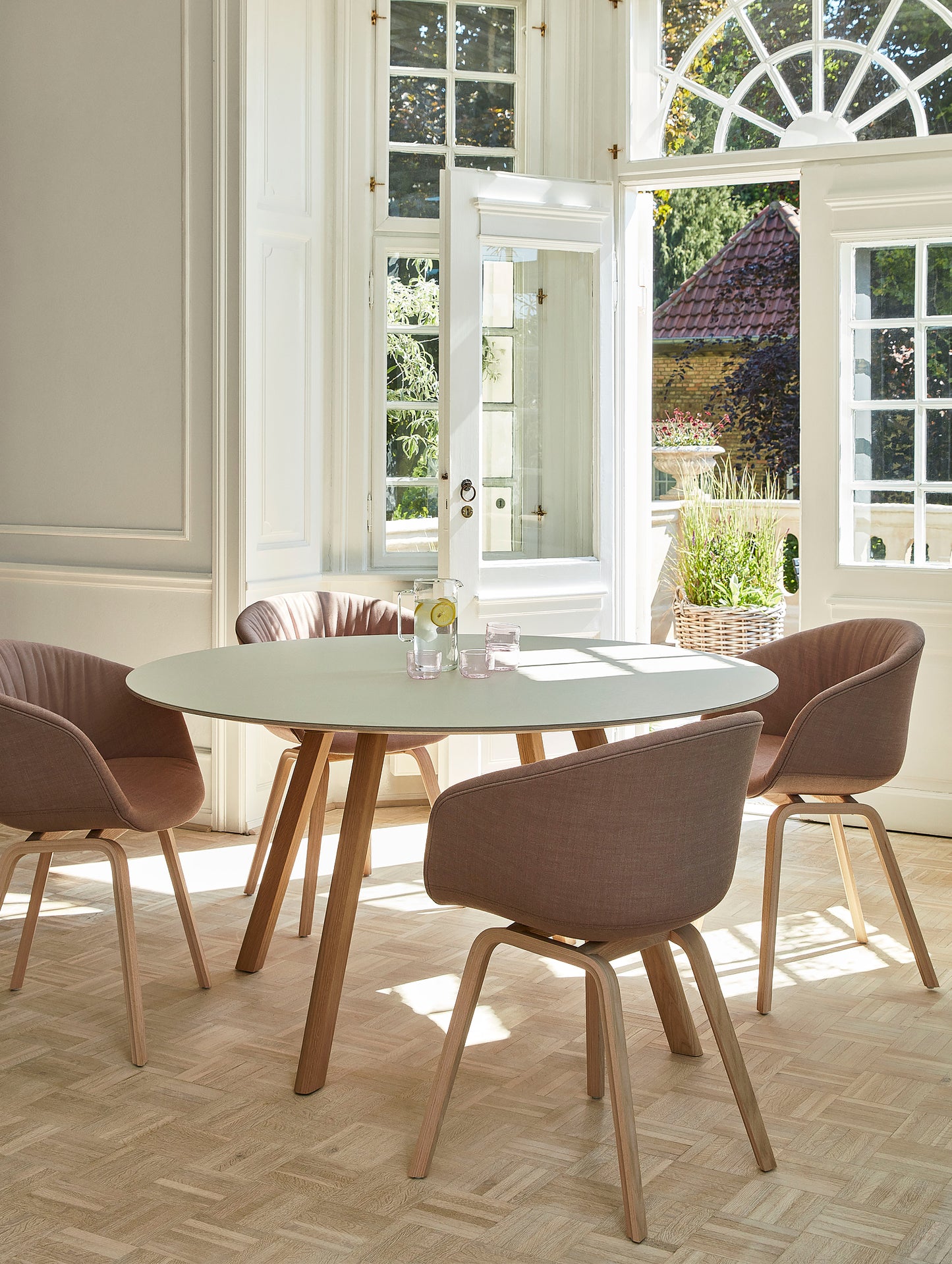 Copenhague Round Dining Table CPH25 by HAY