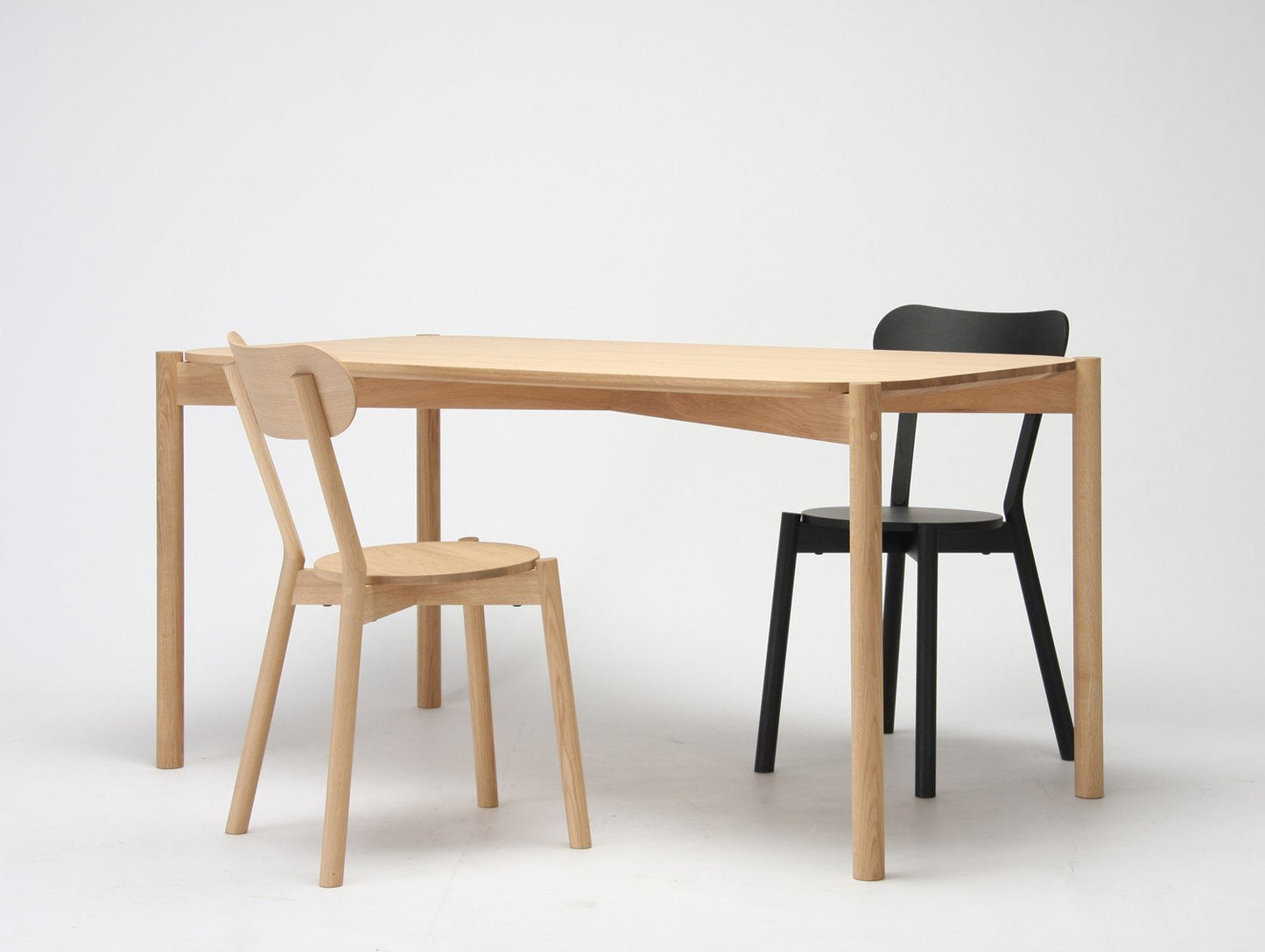 Castor Table by Karimoku New Standard