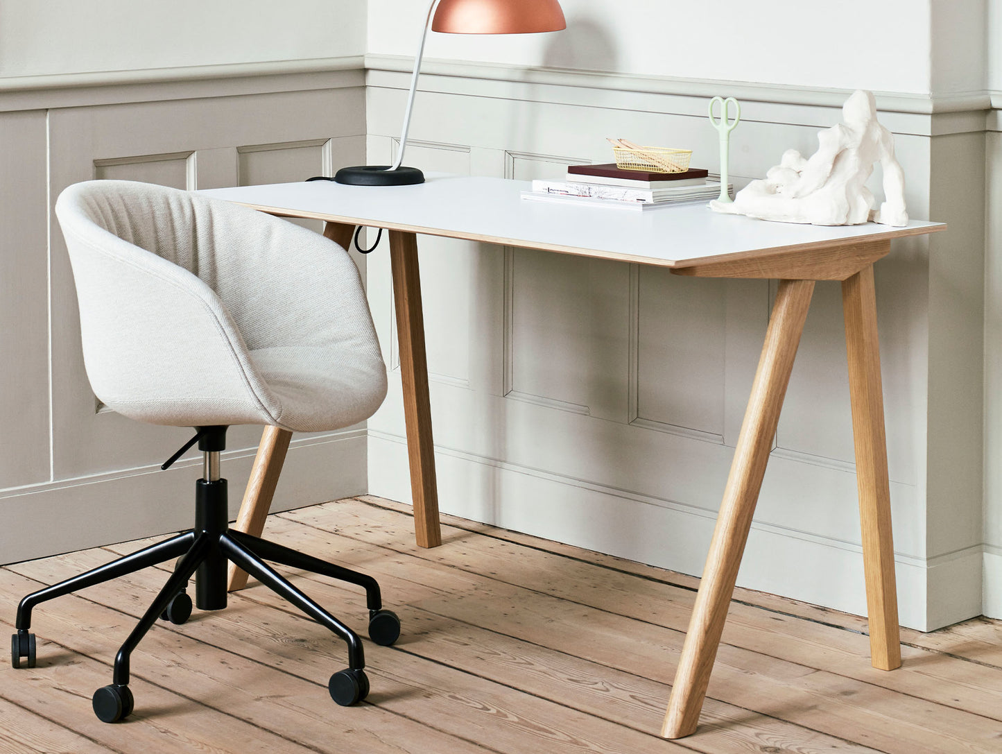 About A Chair AAC 53 Soft by HAY - Mode 009 / Black Powder Coated Aluminium