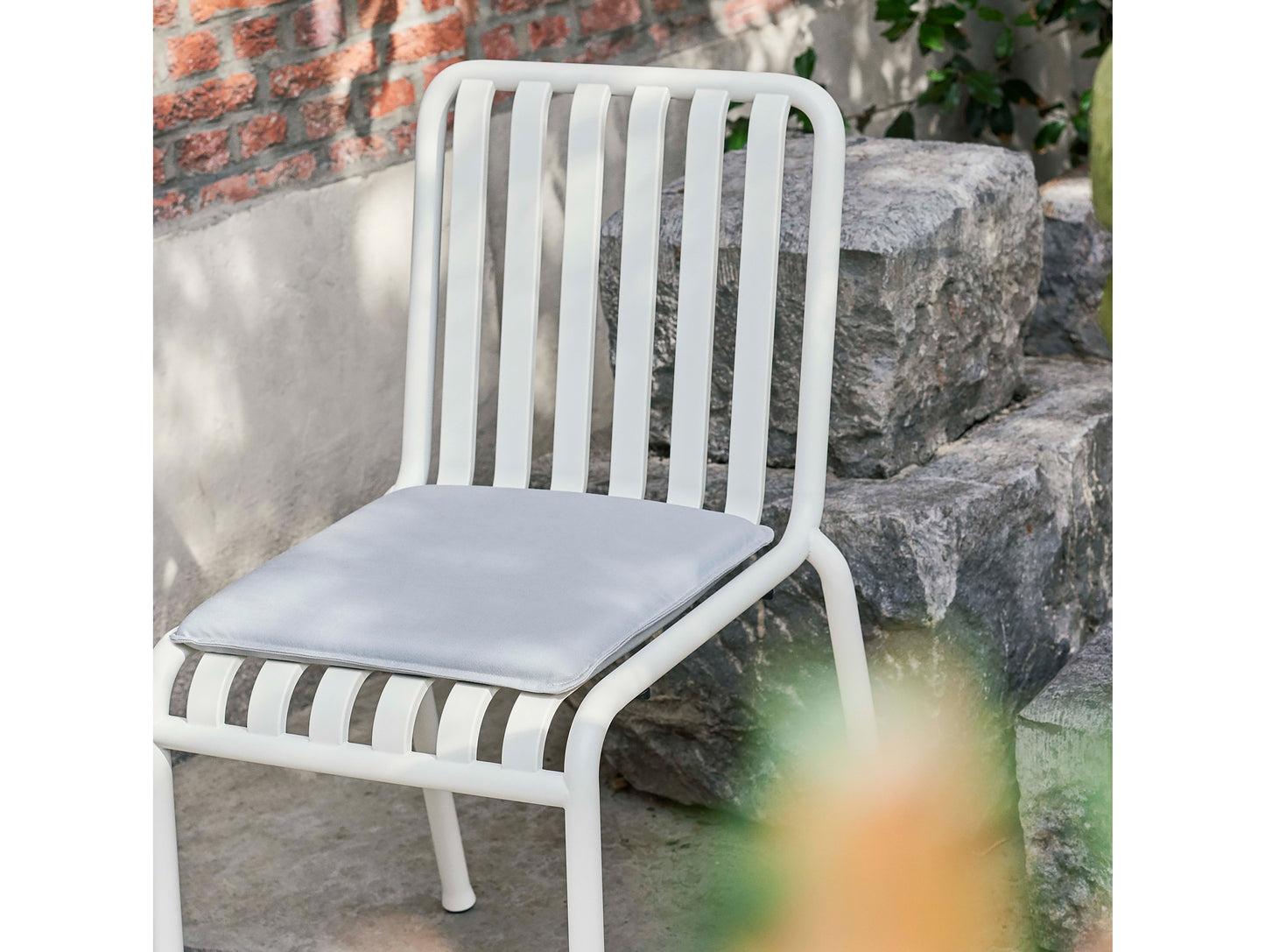 Cream White Palissade chair with Sky Grey cushion