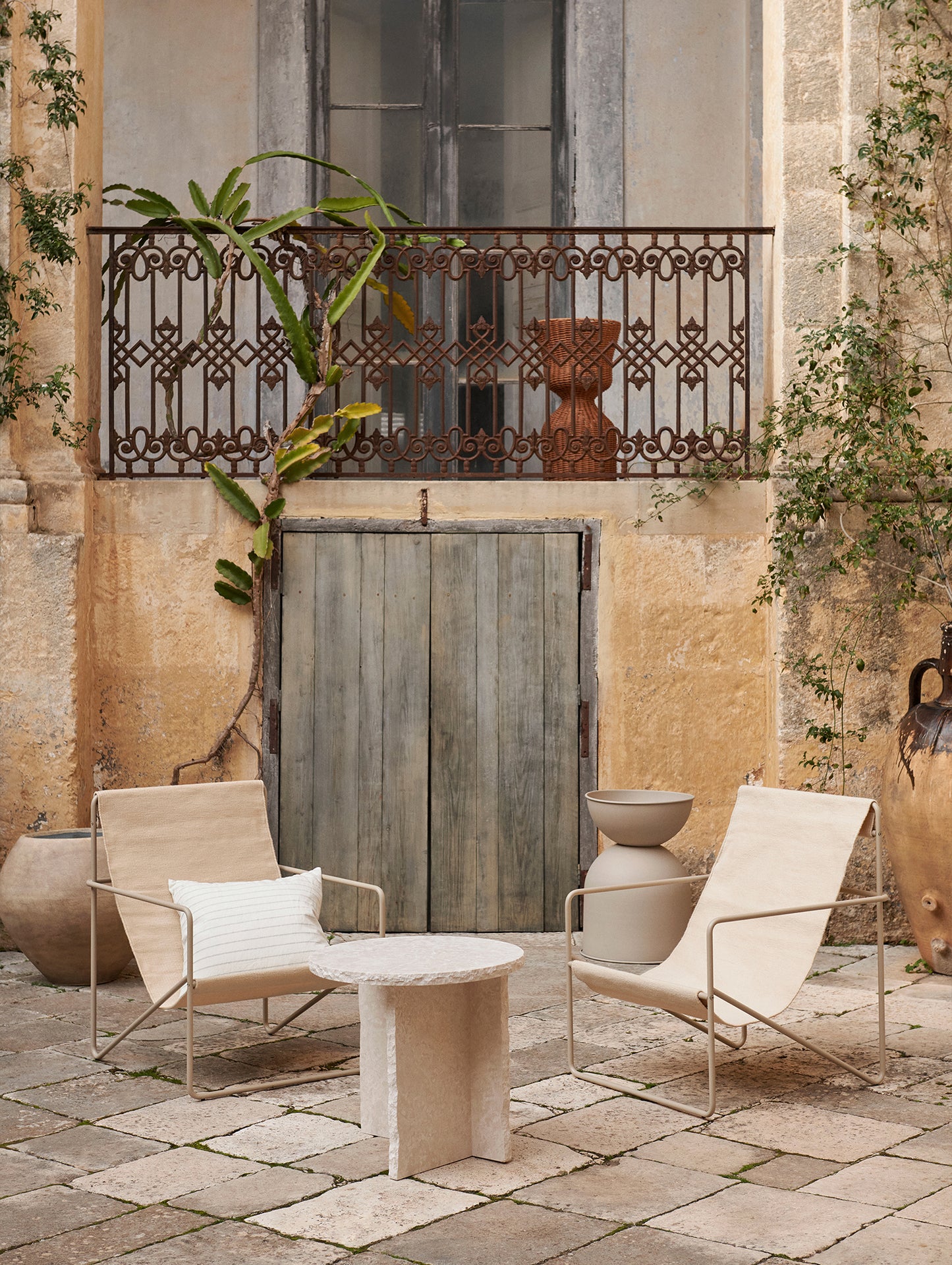 Desert Lounge Chair - Cloud / Cashmere Frame