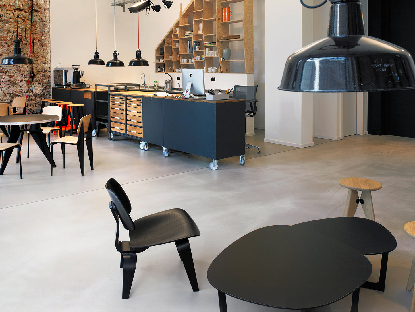 Eames Lounge Chair Wood (LCW) by Vitra