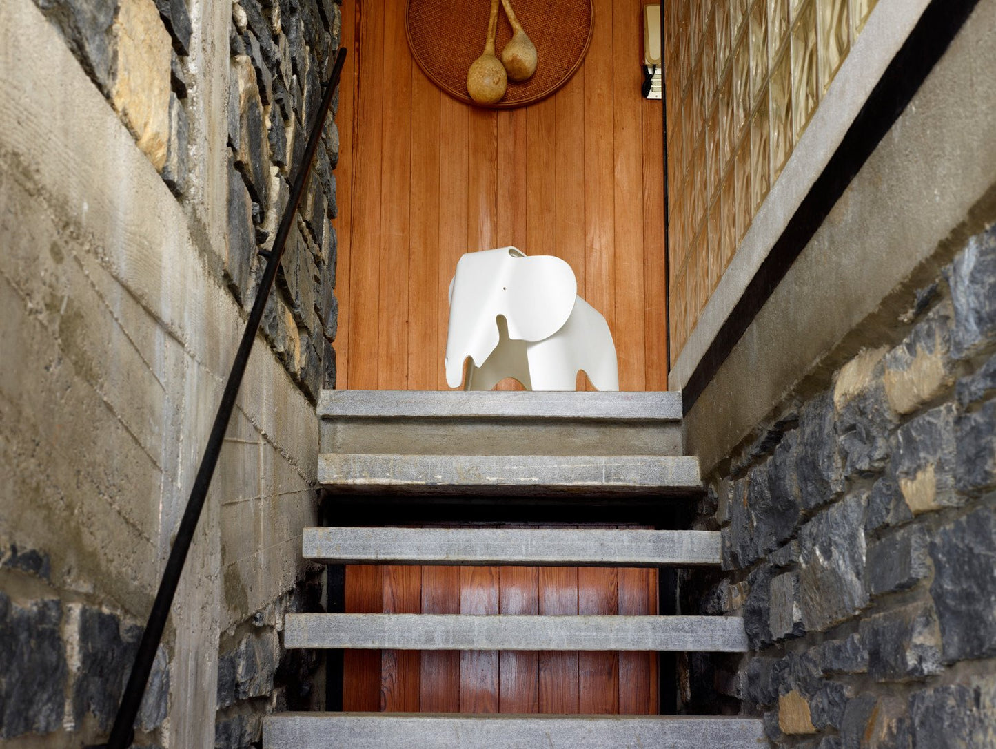 Eames Elephant RE