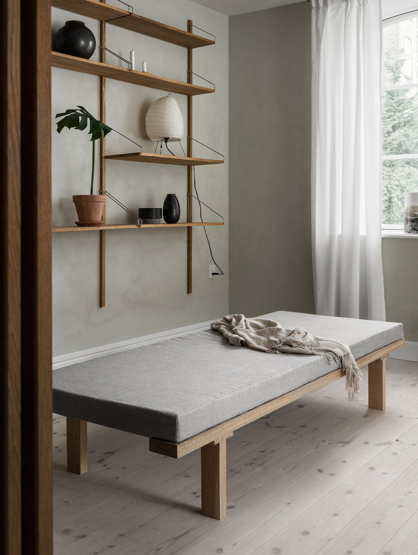 KR-180 Daybed by Frama