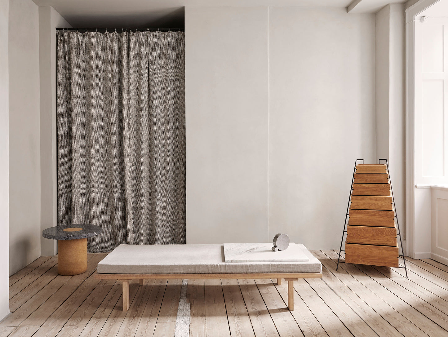 KR-180 Daybed by Frama