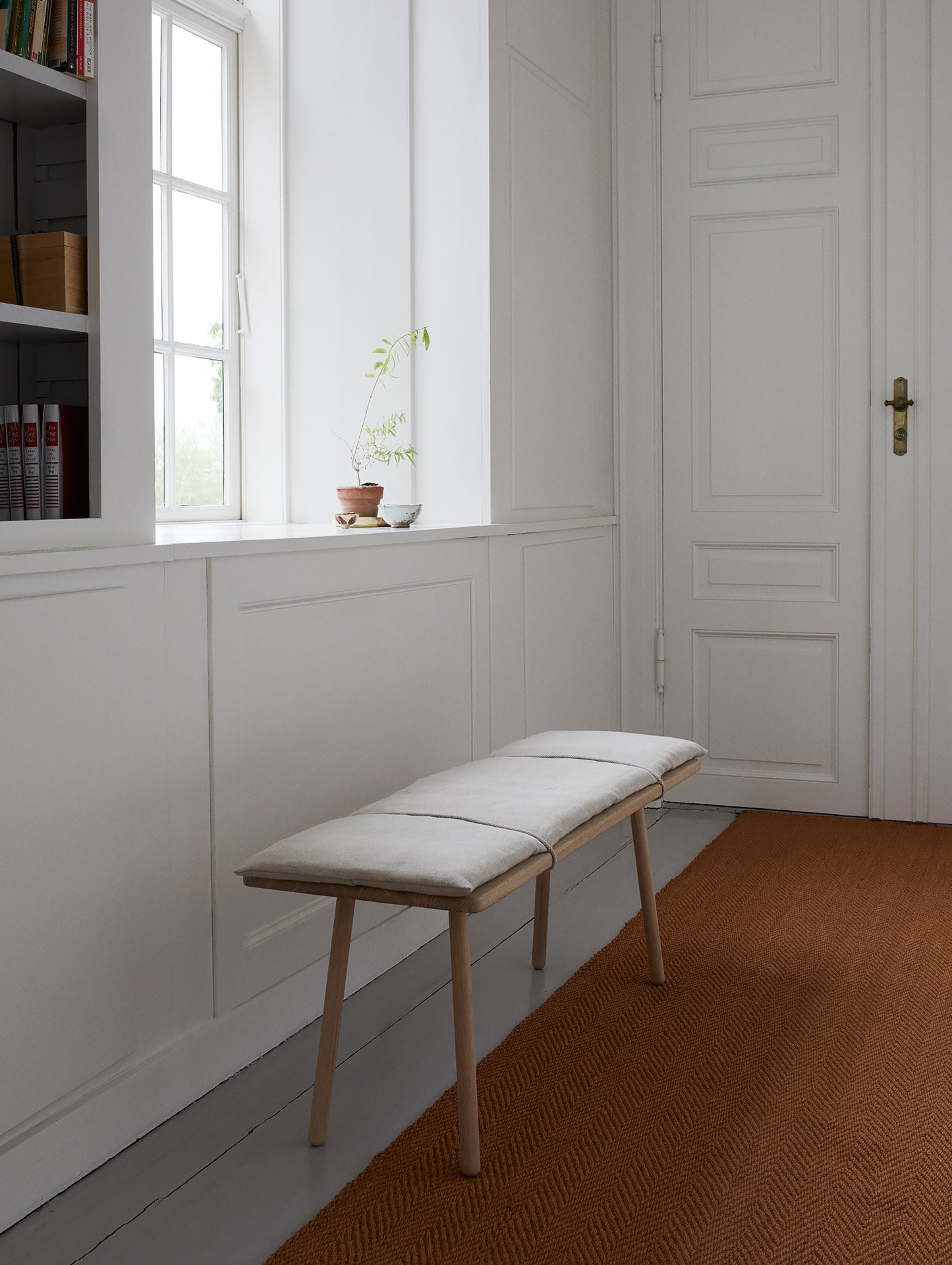 Georg Bench / Untreated Oak / Linen by Skagerak