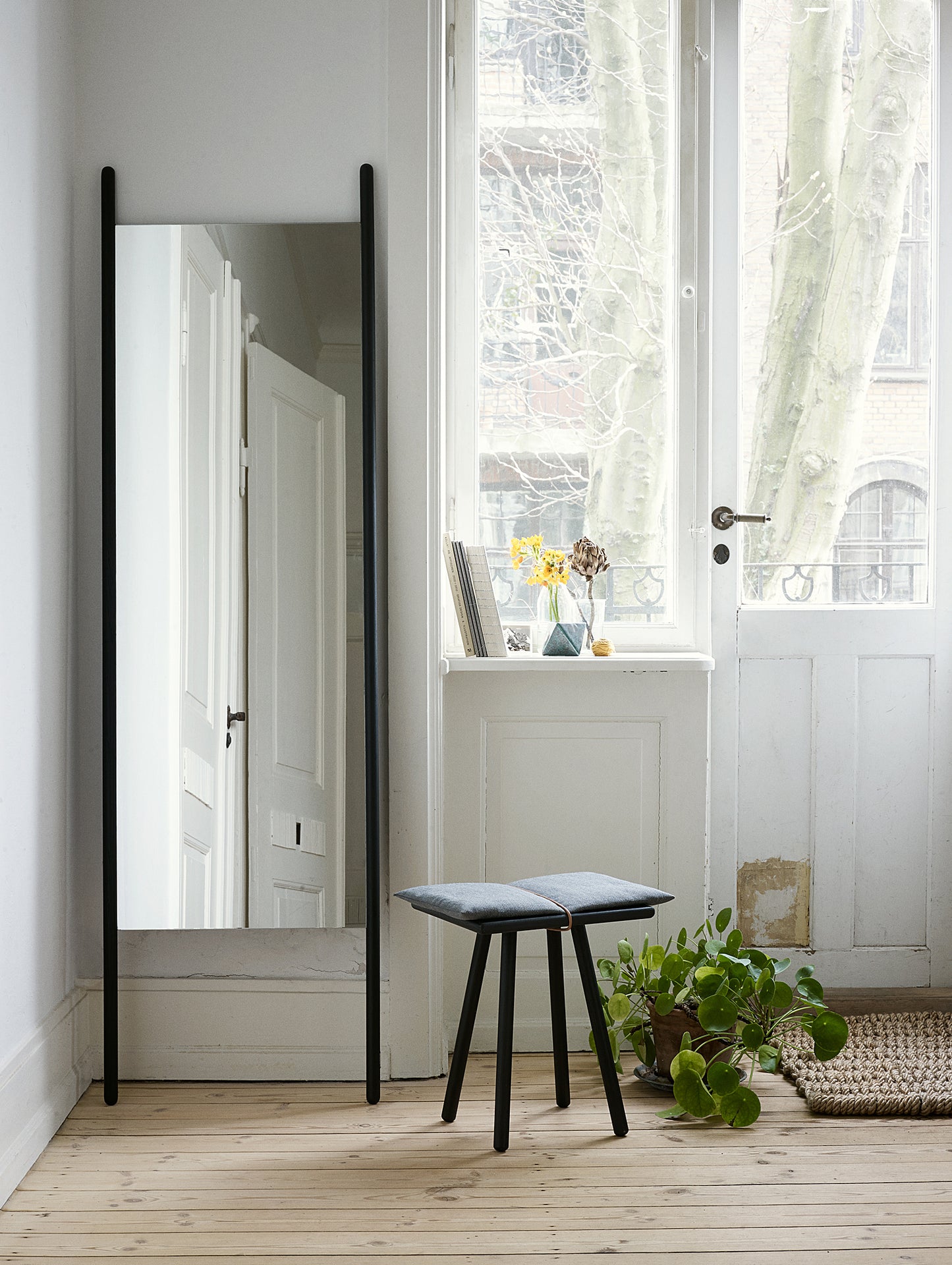 Georg Mirror