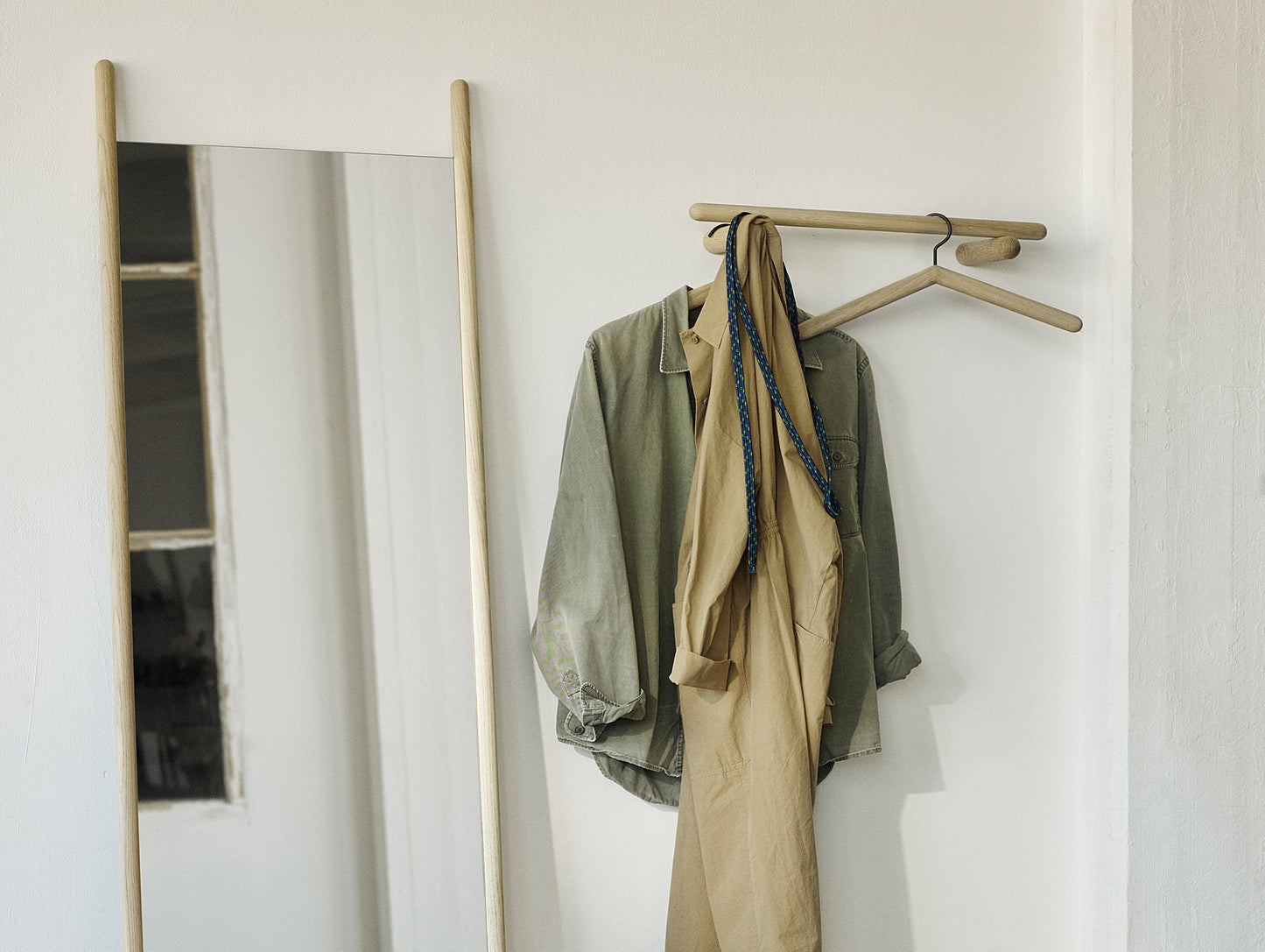 Georg Coat Rack